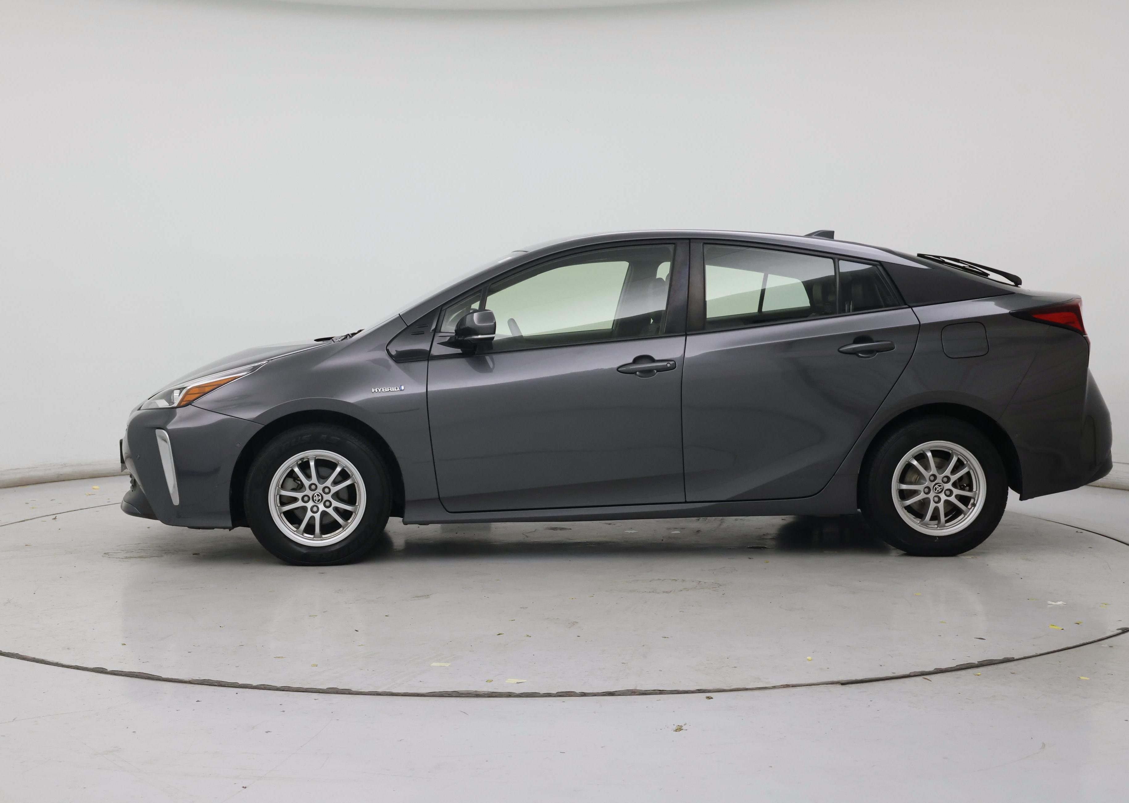 Thumbnail: 2019 Toyota Prius - 3