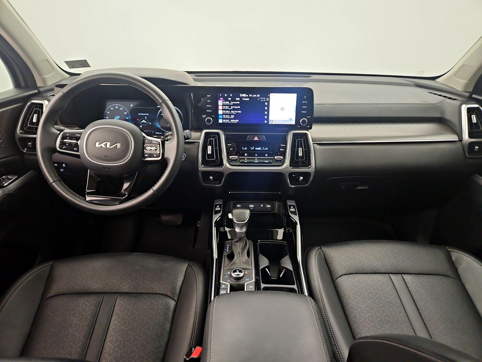 Thumbnail: 2023 Kia Sorento - 9
