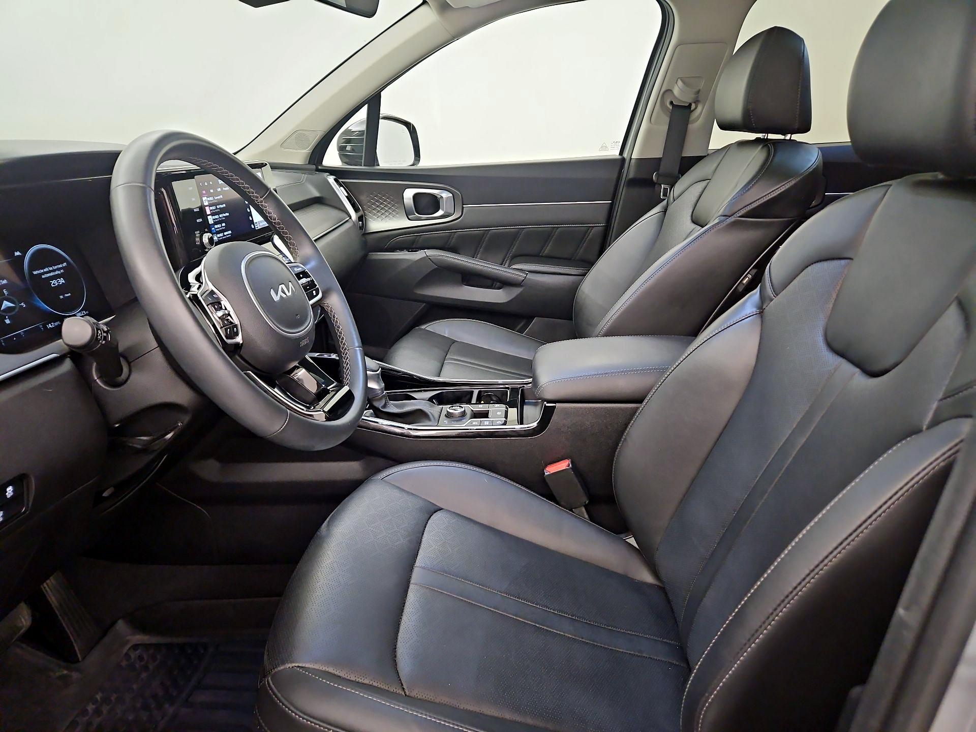 Thumbnail: 2023 Kia Sorento - 11