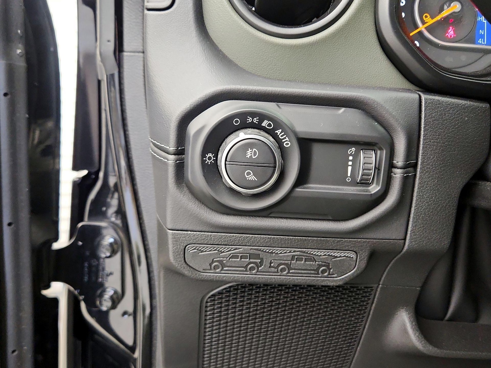 2025 Jeep Gladiator Mojave - Photo 14