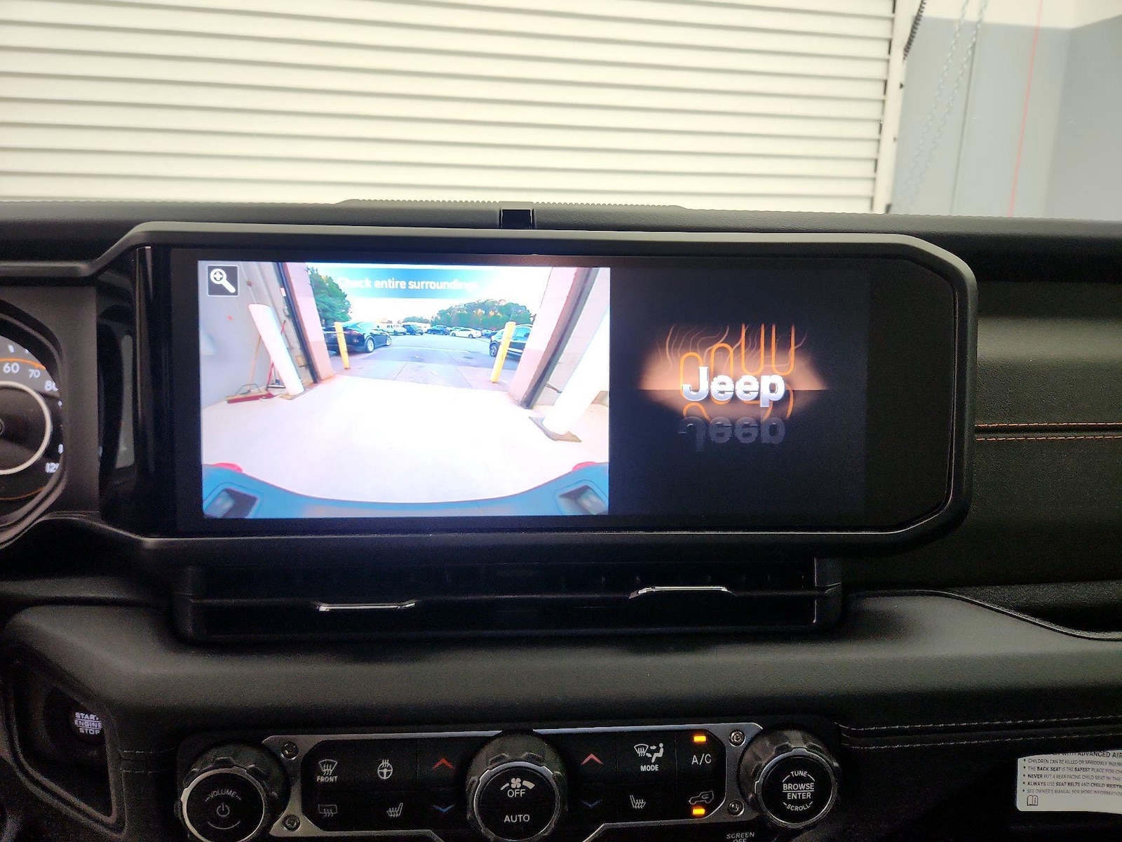 2025 Jeep Gladiator Mojave - Photo 15