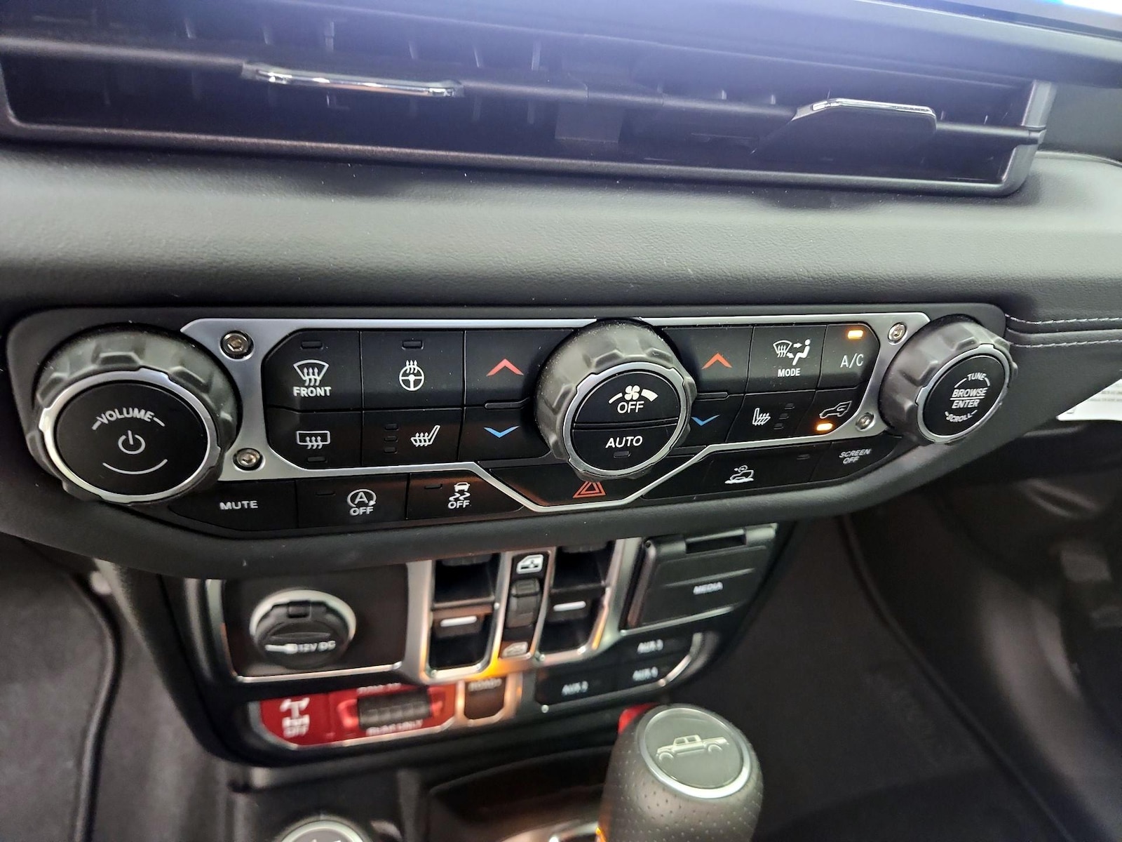 2025 Jeep Gladiator Mojave - Photo 17