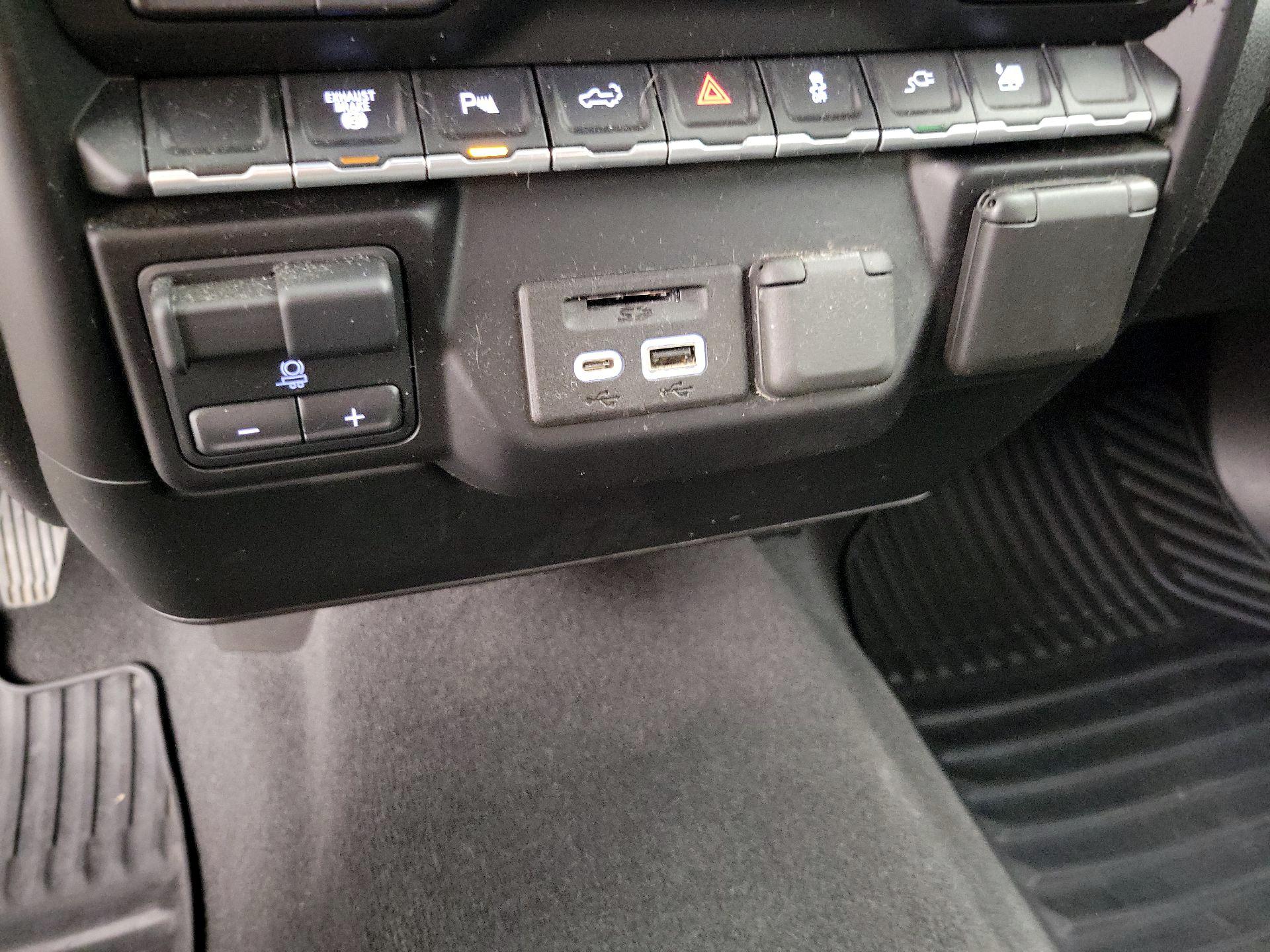 Thumbnail: 2022 Chevrolet Silverado 2500 - 18
