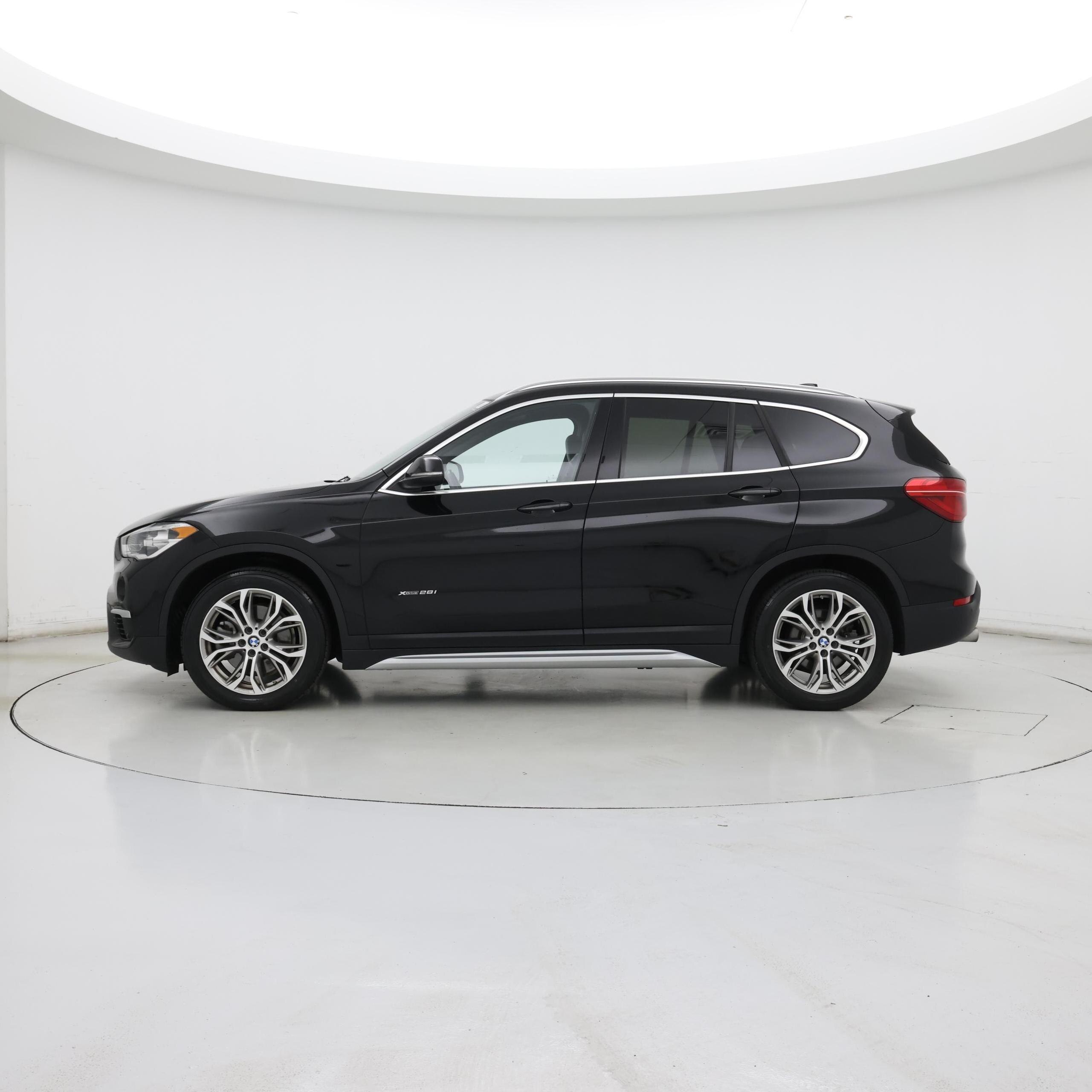Thumbnail: 2017 BMW X1 - 3
