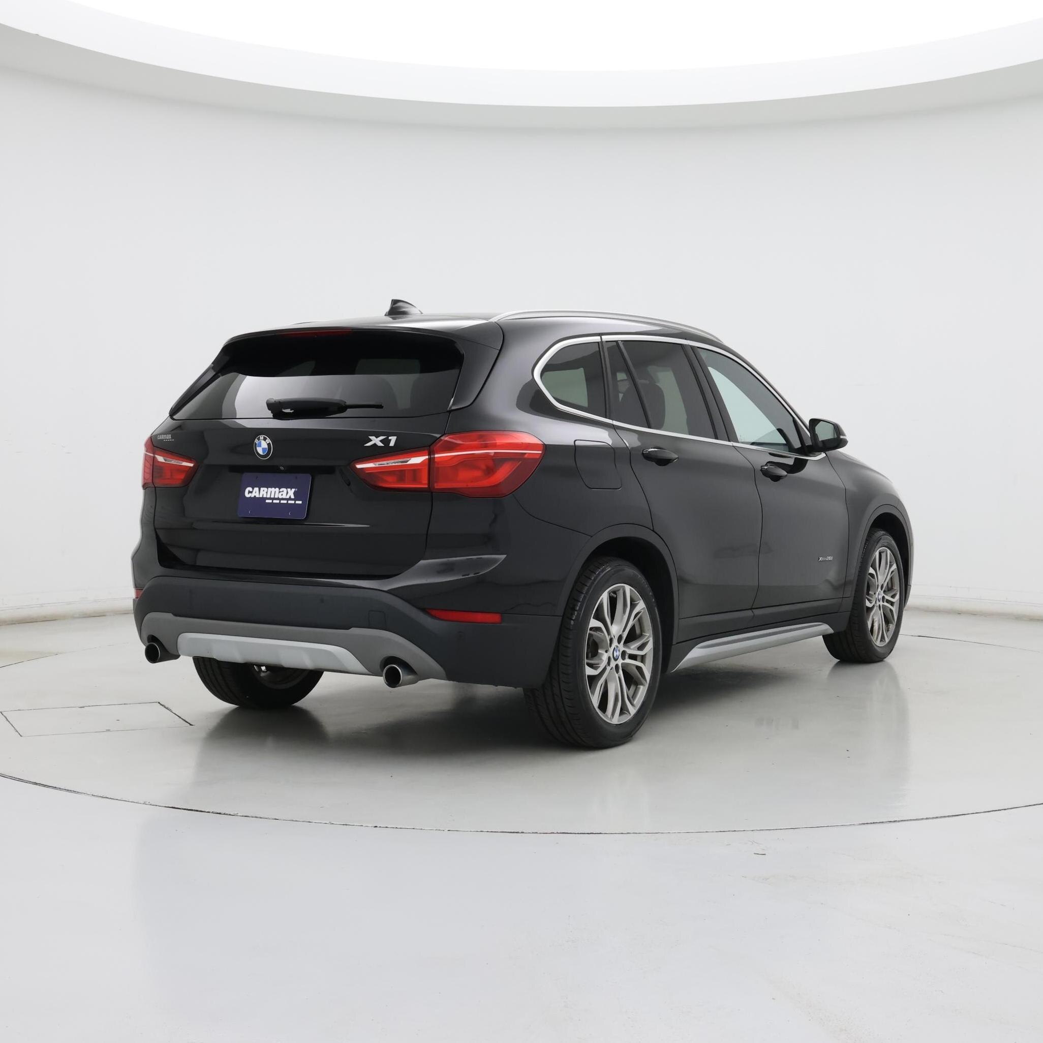 Thumbnail: 2017 BMW X1 - 8