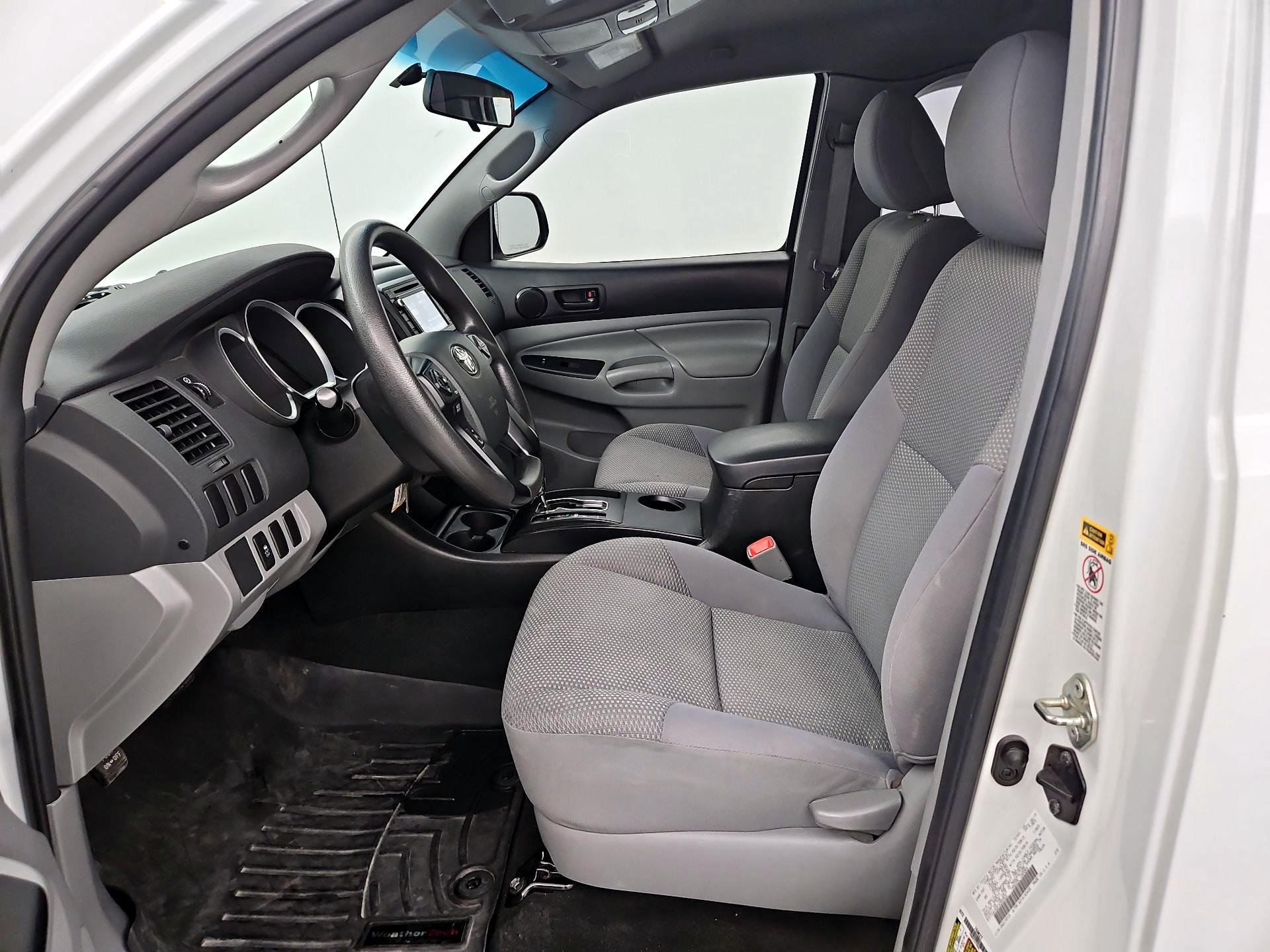 Thumbnail: 2015 Toyota Tacoma - 11