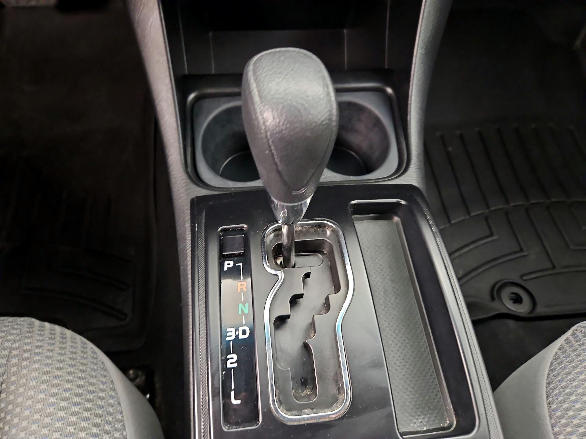 Thumbnail: 2015 Toyota Tacoma - 16
