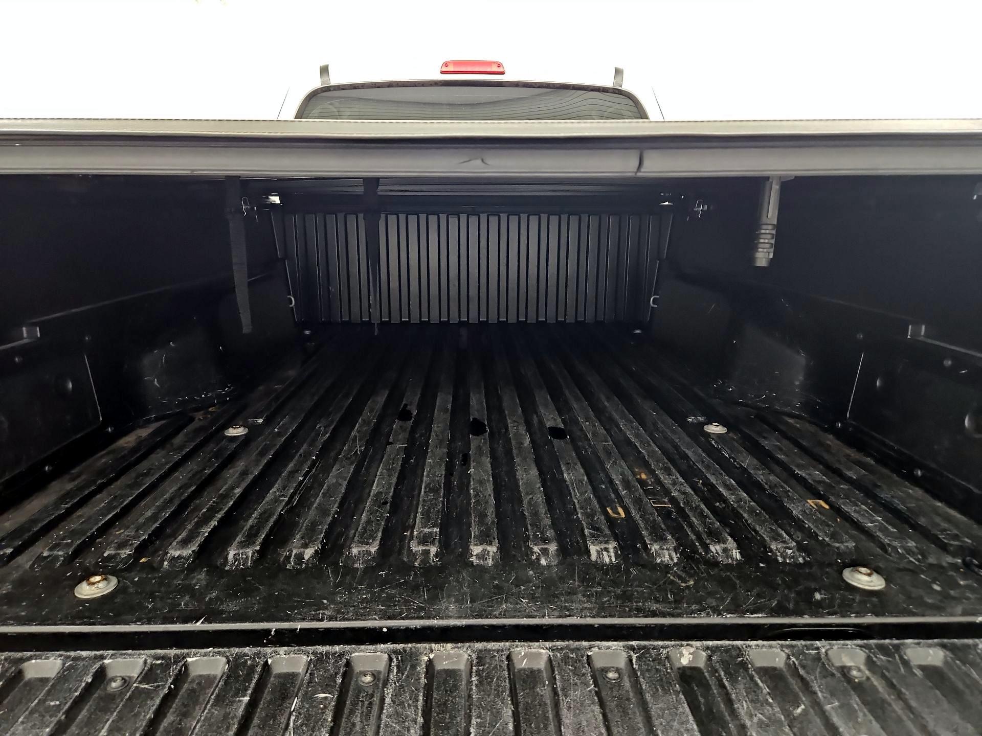 Thumbnail: 2015 Toyota Tacoma - 19