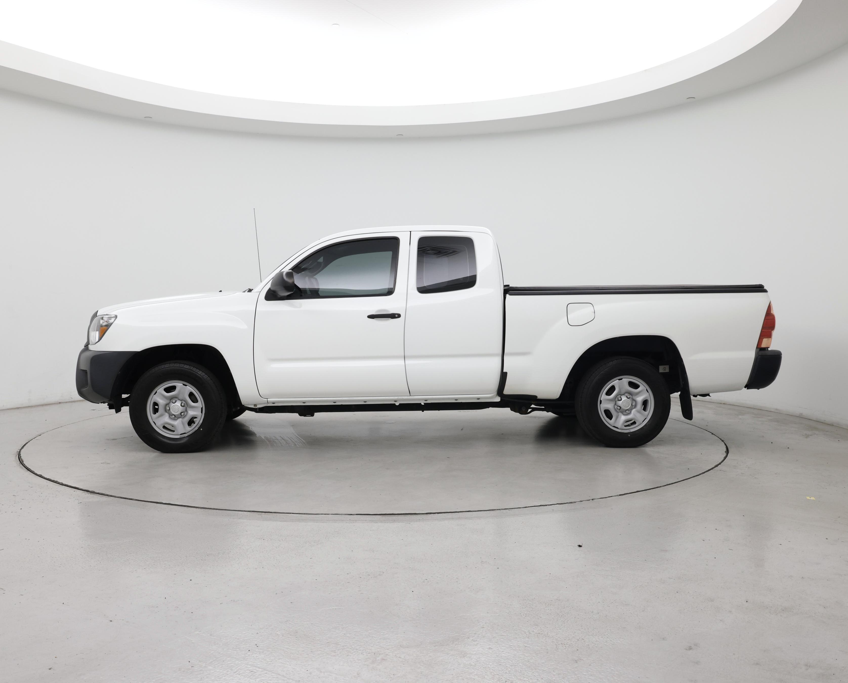 Thumbnail: 2015 Toyota Tacoma - 3