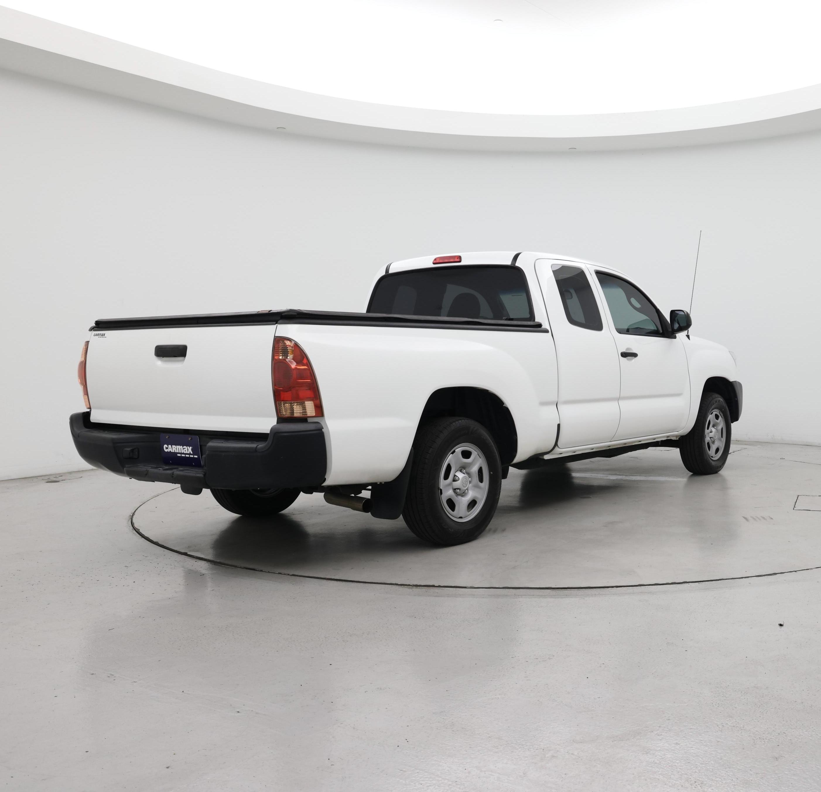 Thumbnail: 2015 Toyota Tacoma - 8