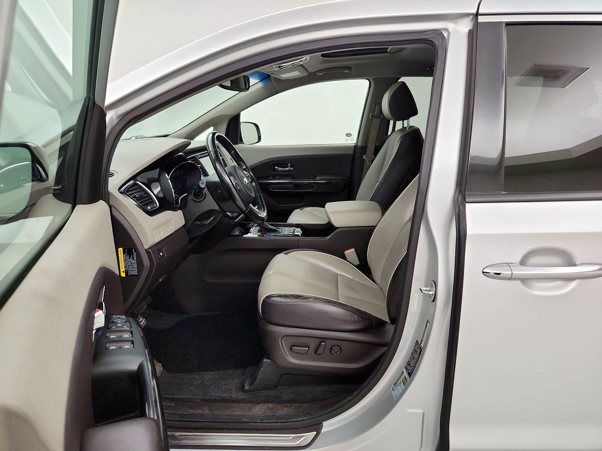 Thumbnail: 2016 Kia Sedona - 11