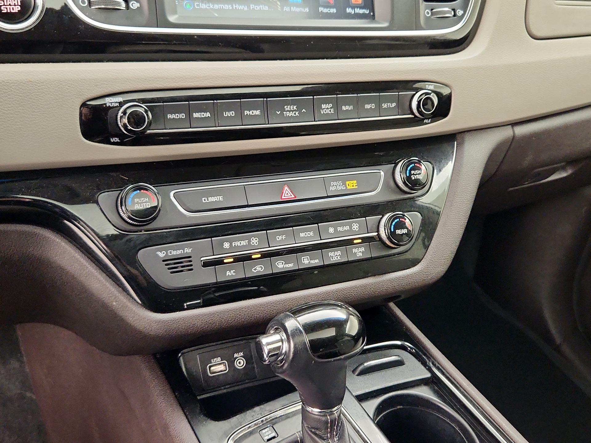 Thumbnail: 2016 Kia Sedona - 16