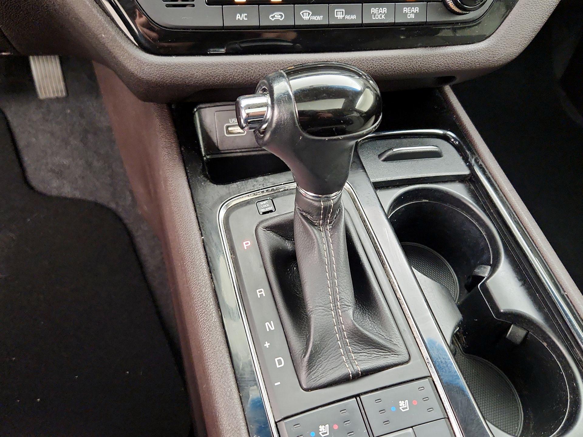 Thumbnail: 2016 Kia Sedona - 17