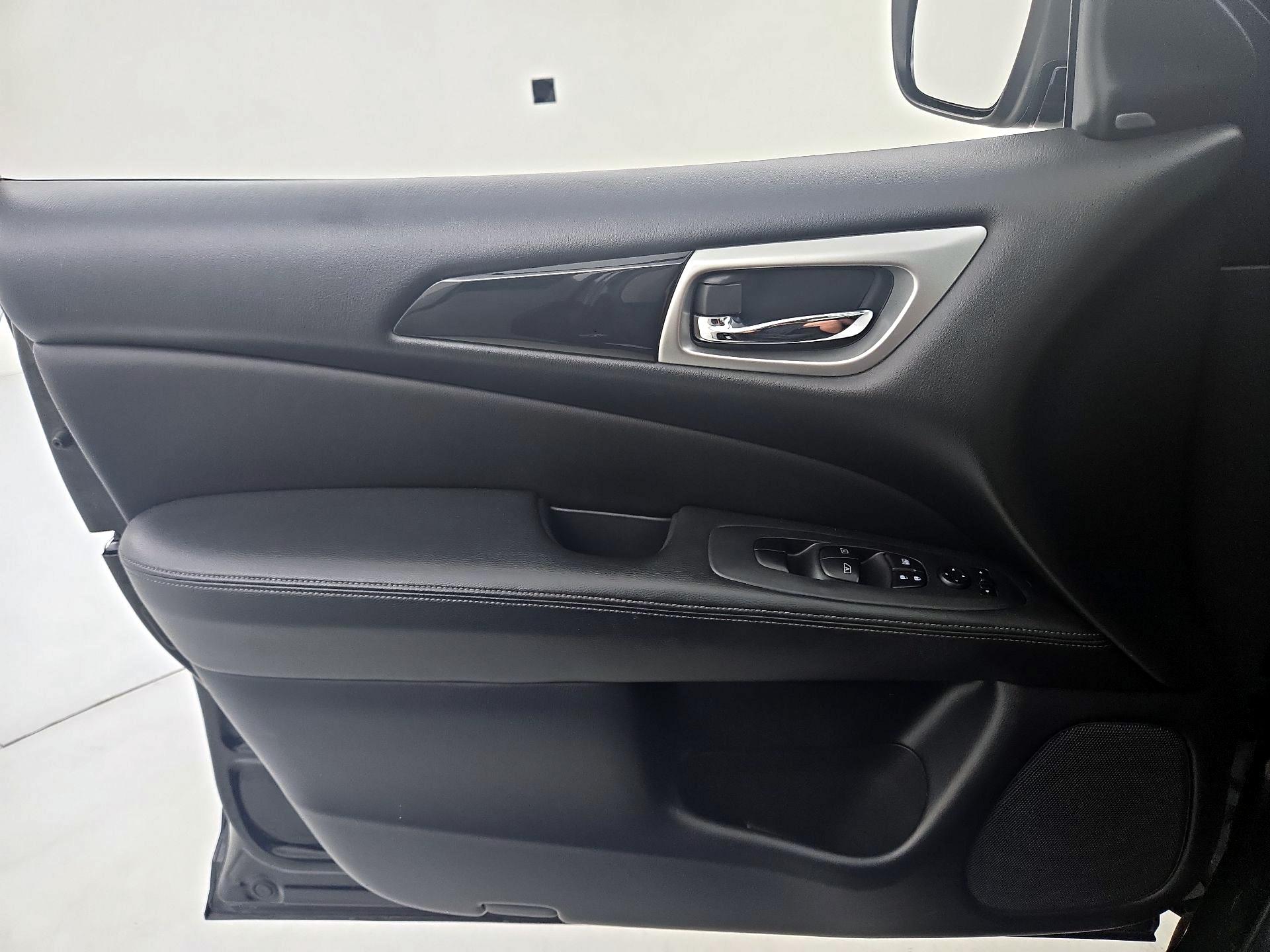 Thumbnail: 2019 Nissan Pathfinder - 12