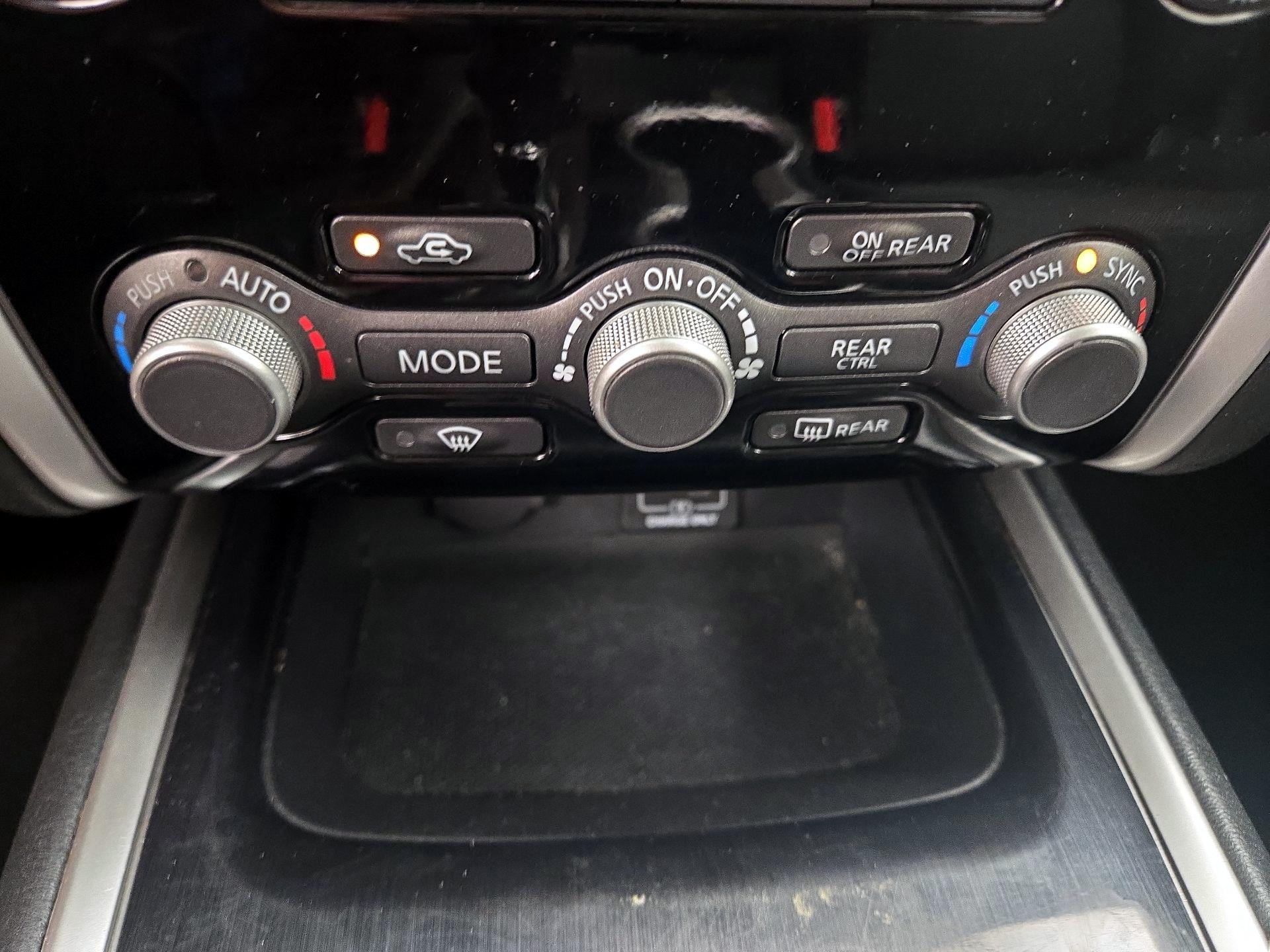 Thumbnail: 2019 Nissan Pathfinder - 16