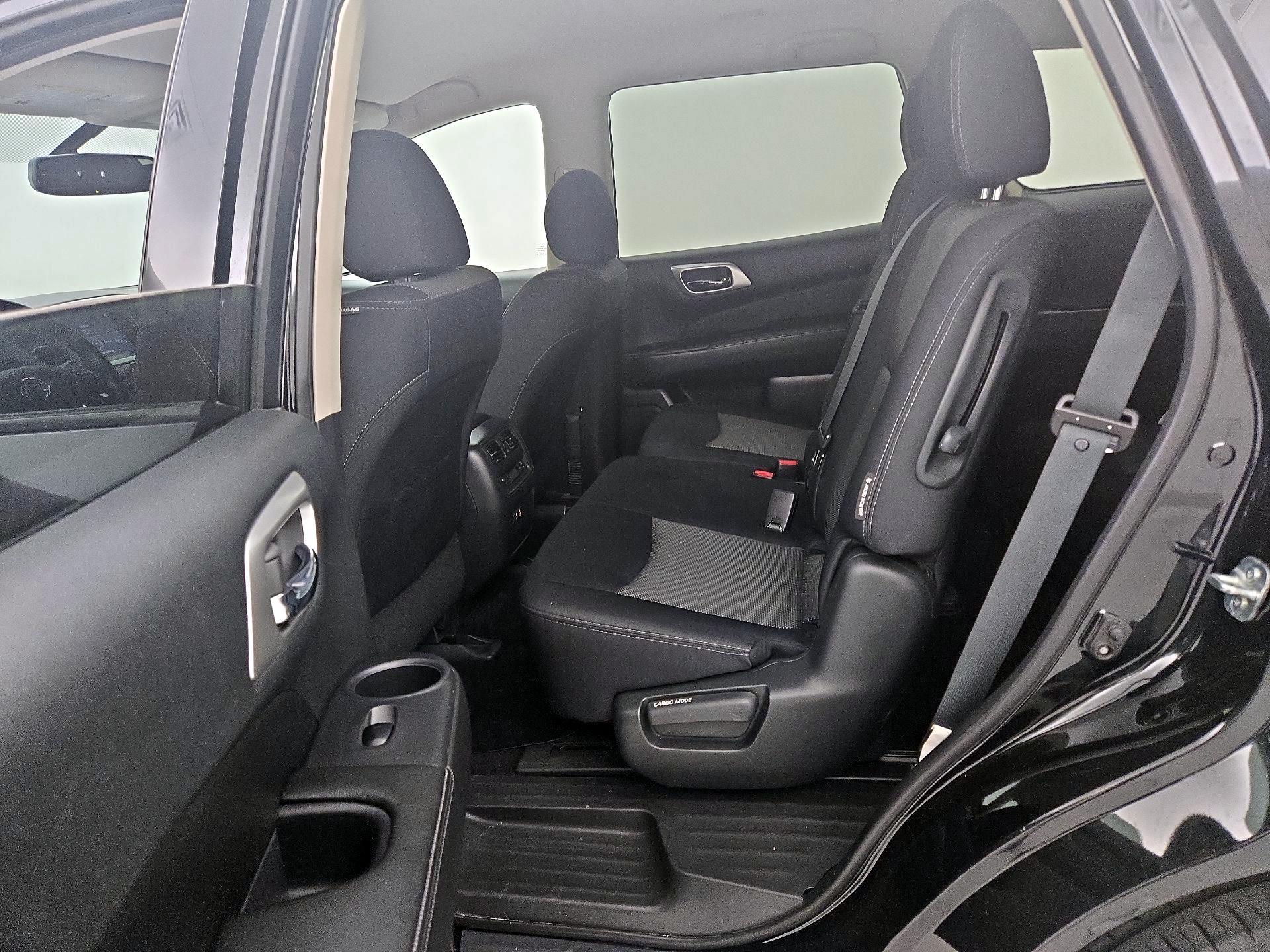 Thumbnail: 2019 Nissan Pathfinder - 19