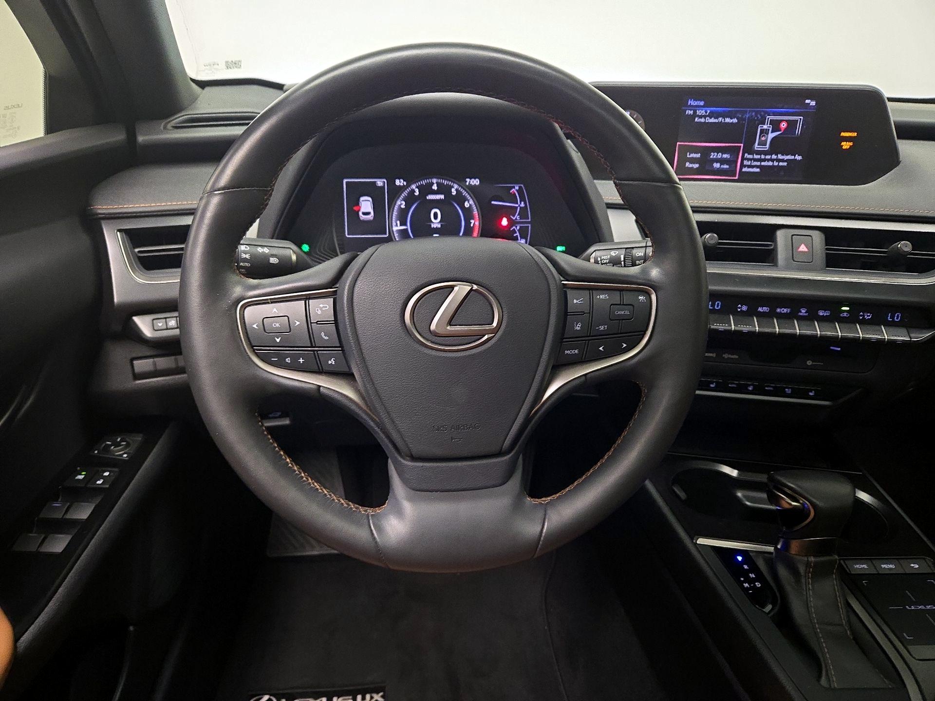 Thumbnail: 2019 Lexus UX - 10