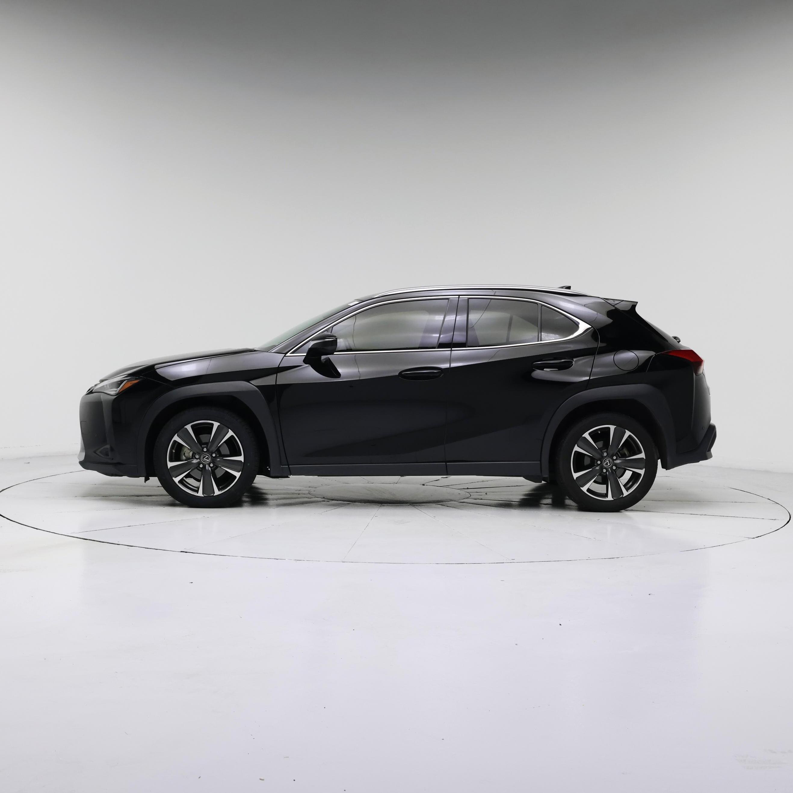 Thumbnail: 2019 Lexus UX - 3