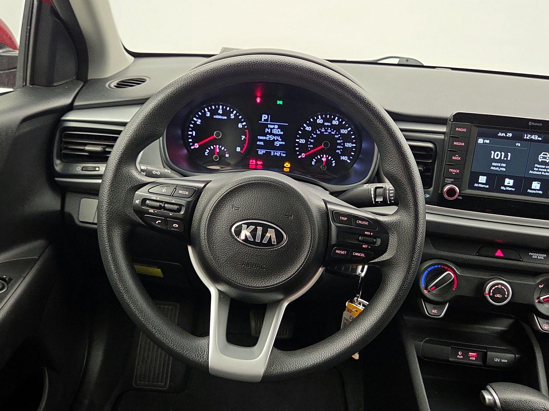 Thumbnail: 2020 Kia Rio - 10
