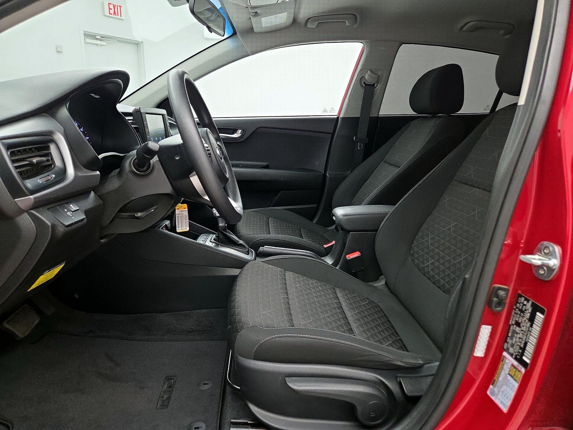 Thumbnail: 2020 Kia Rio - 11