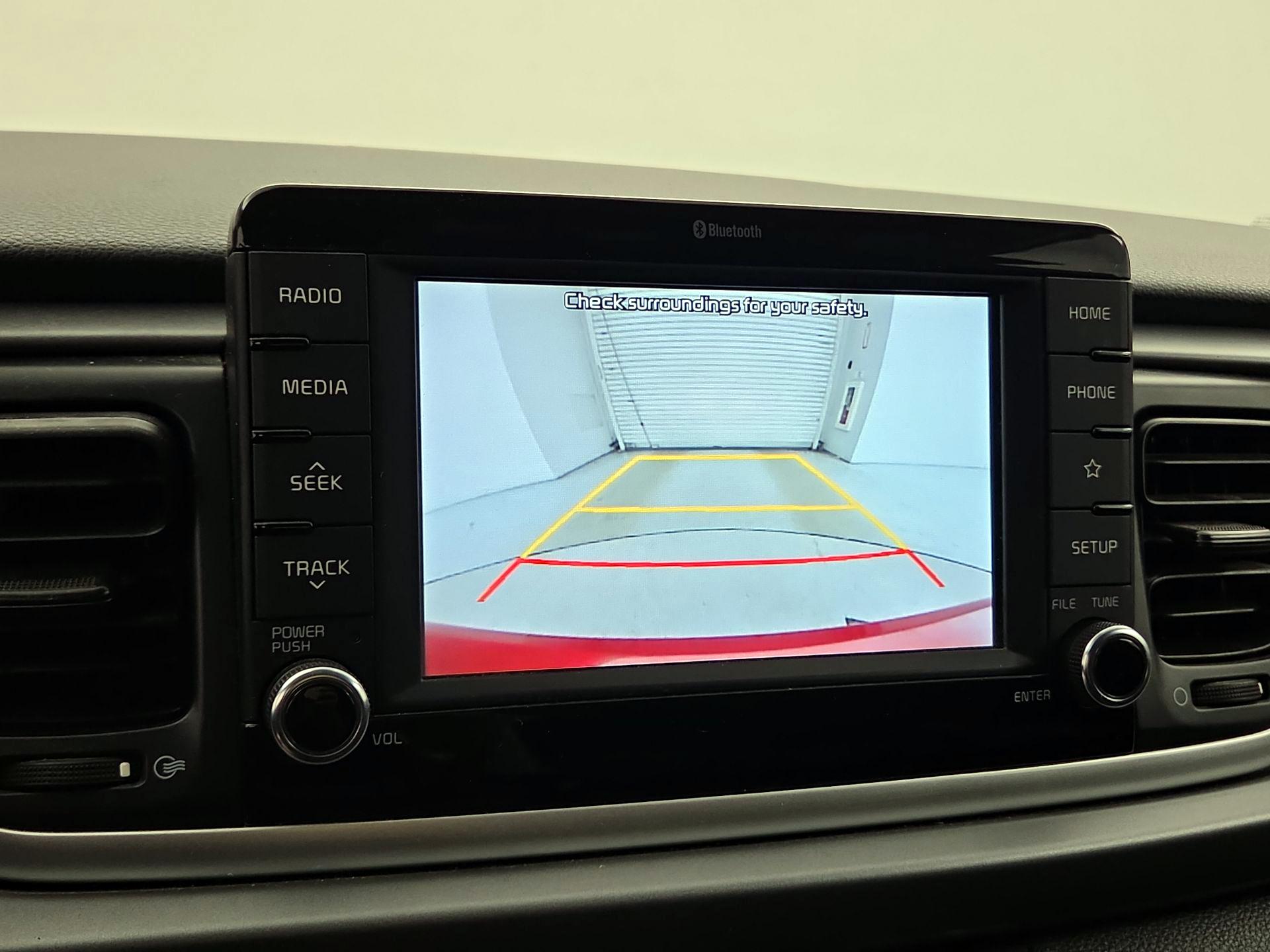 Thumbnail: 2020 Kia Rio - 14