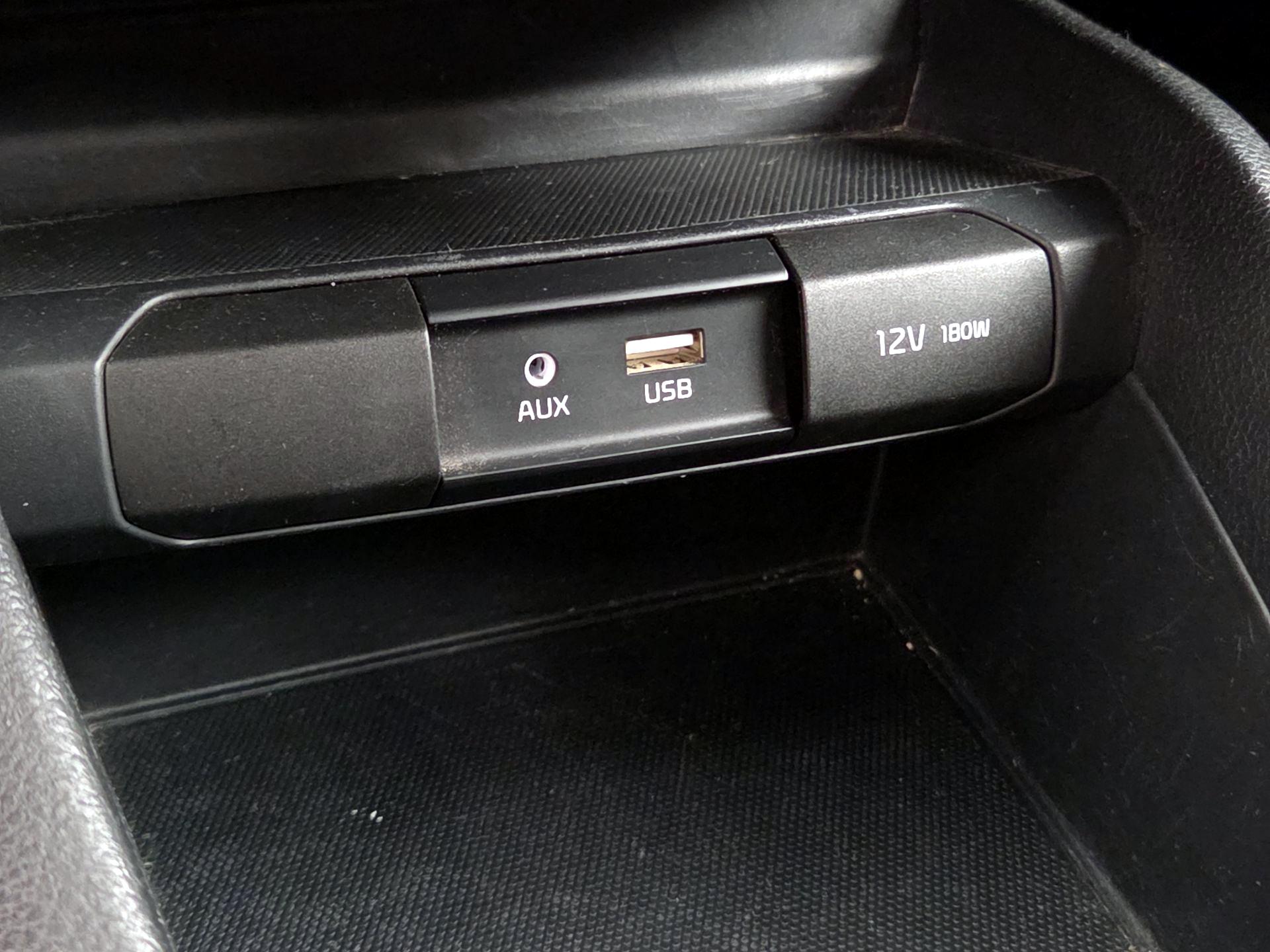 Thumbnail: 2020 Kia Rio - 18