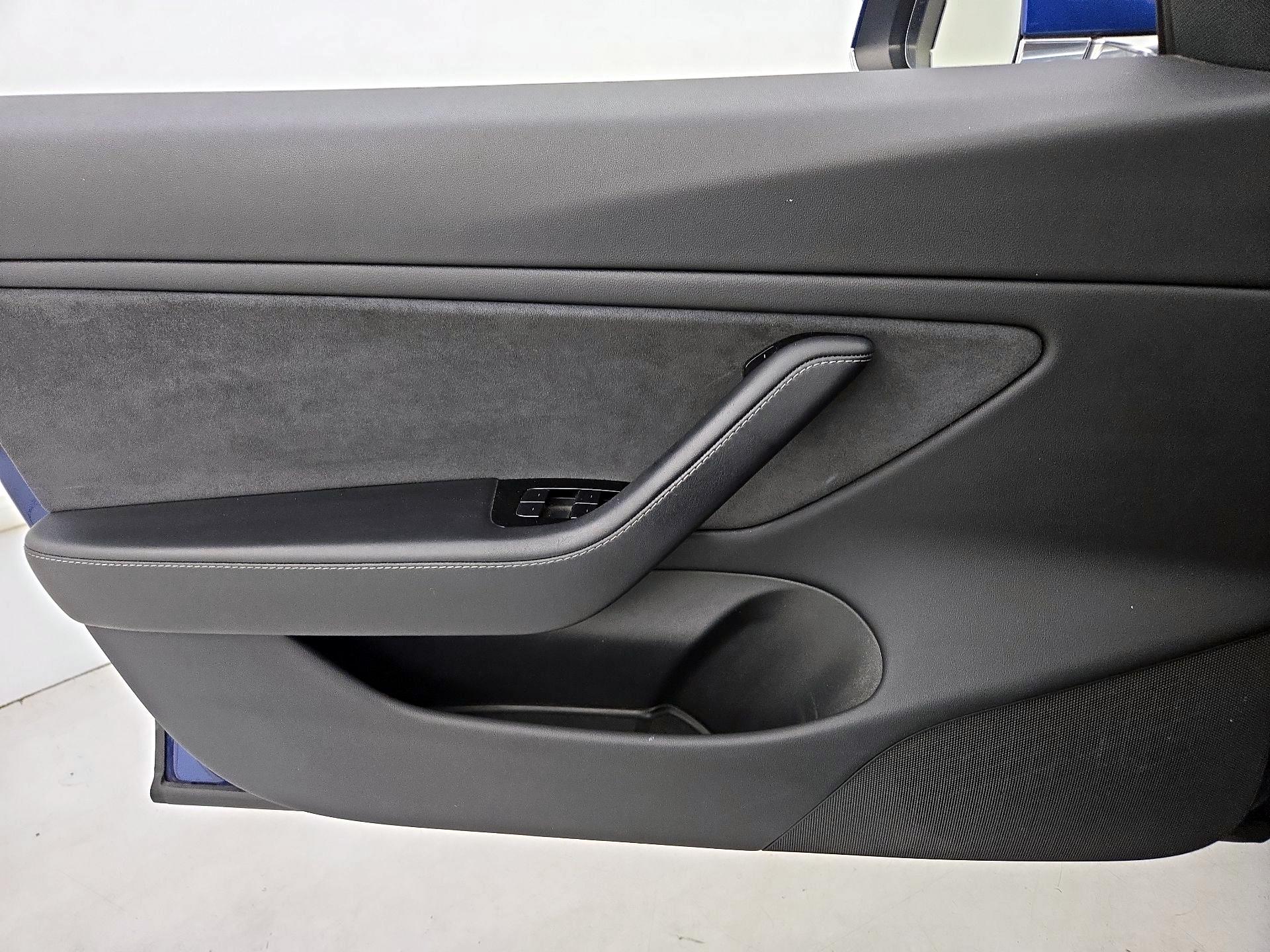 Thumbnail: 2020 Tesla Model 3 - 12