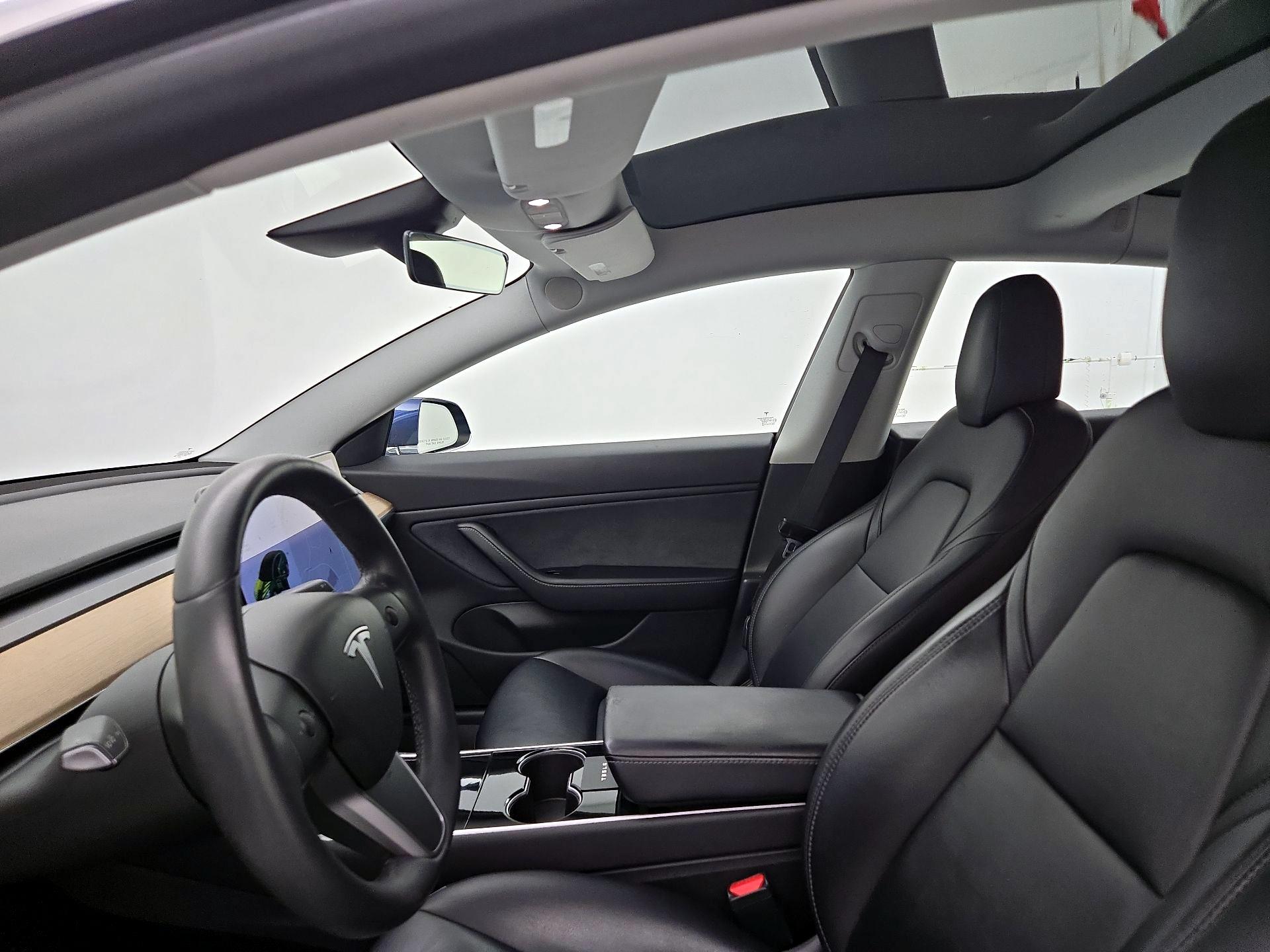 Thumbnail: 2020 Tesla Model 3 - 19