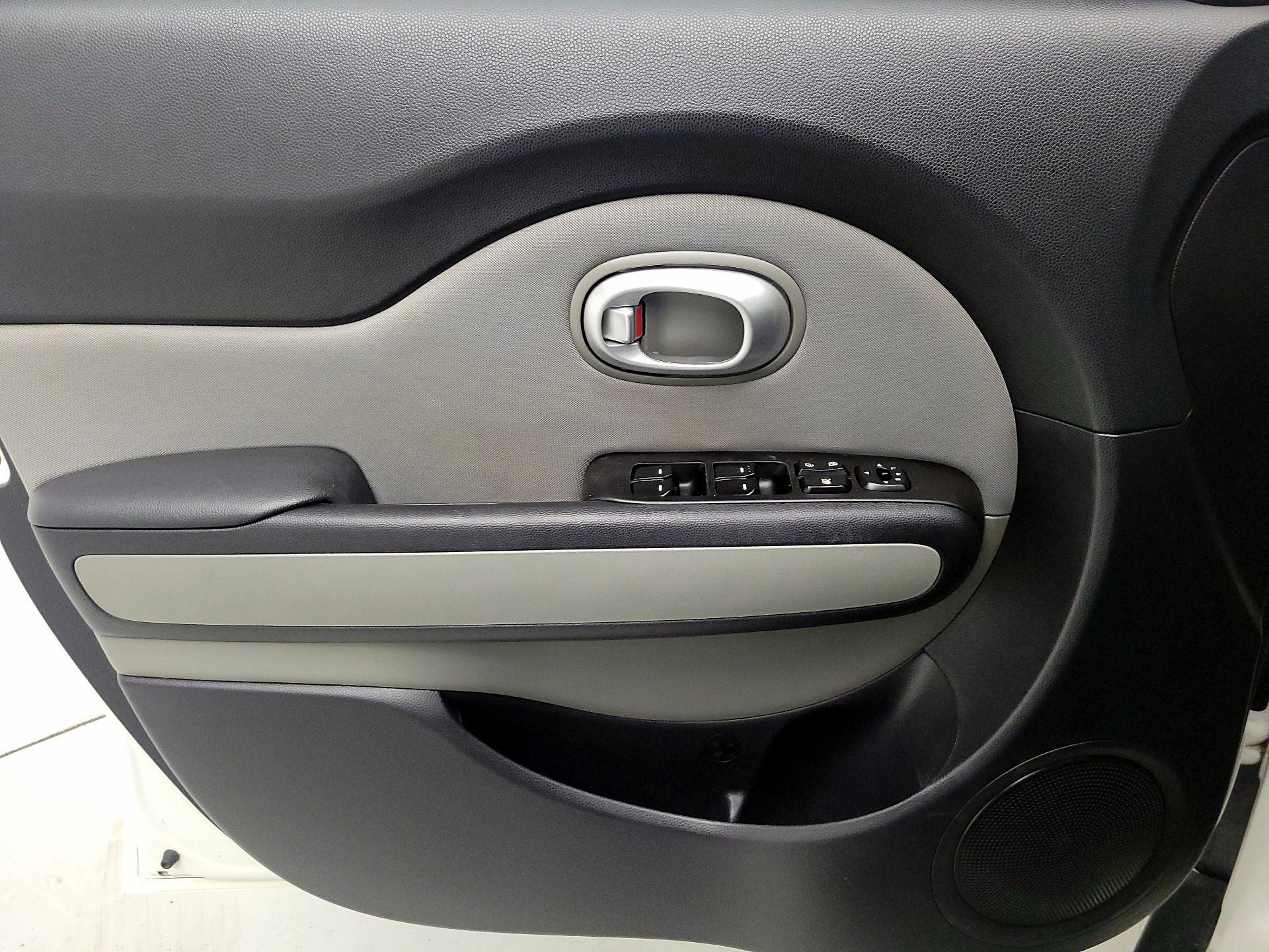 Thumbnail: 2015 Kia Soul - 12