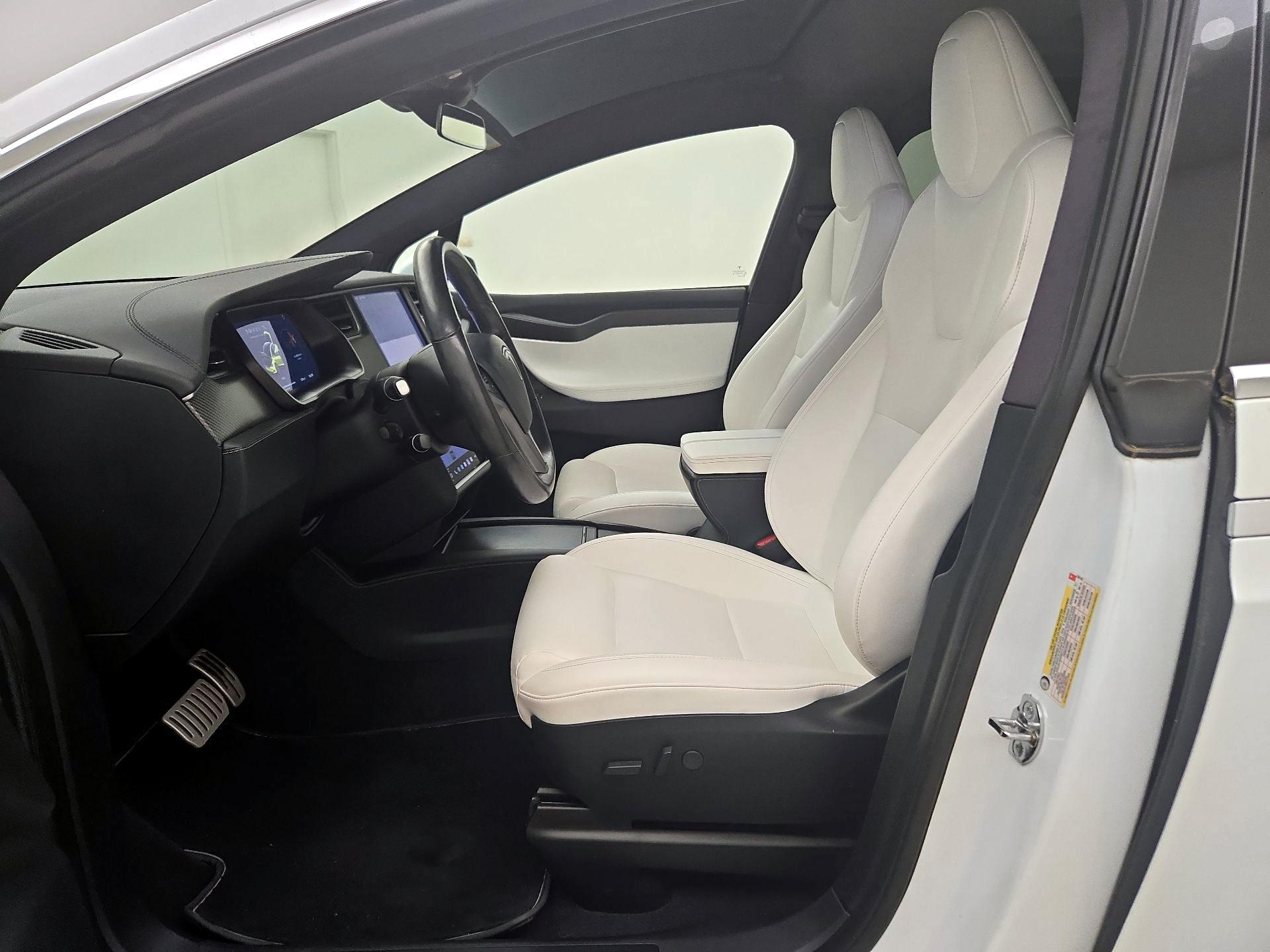Thumbnail: 2020 Tesla Model X - 11
