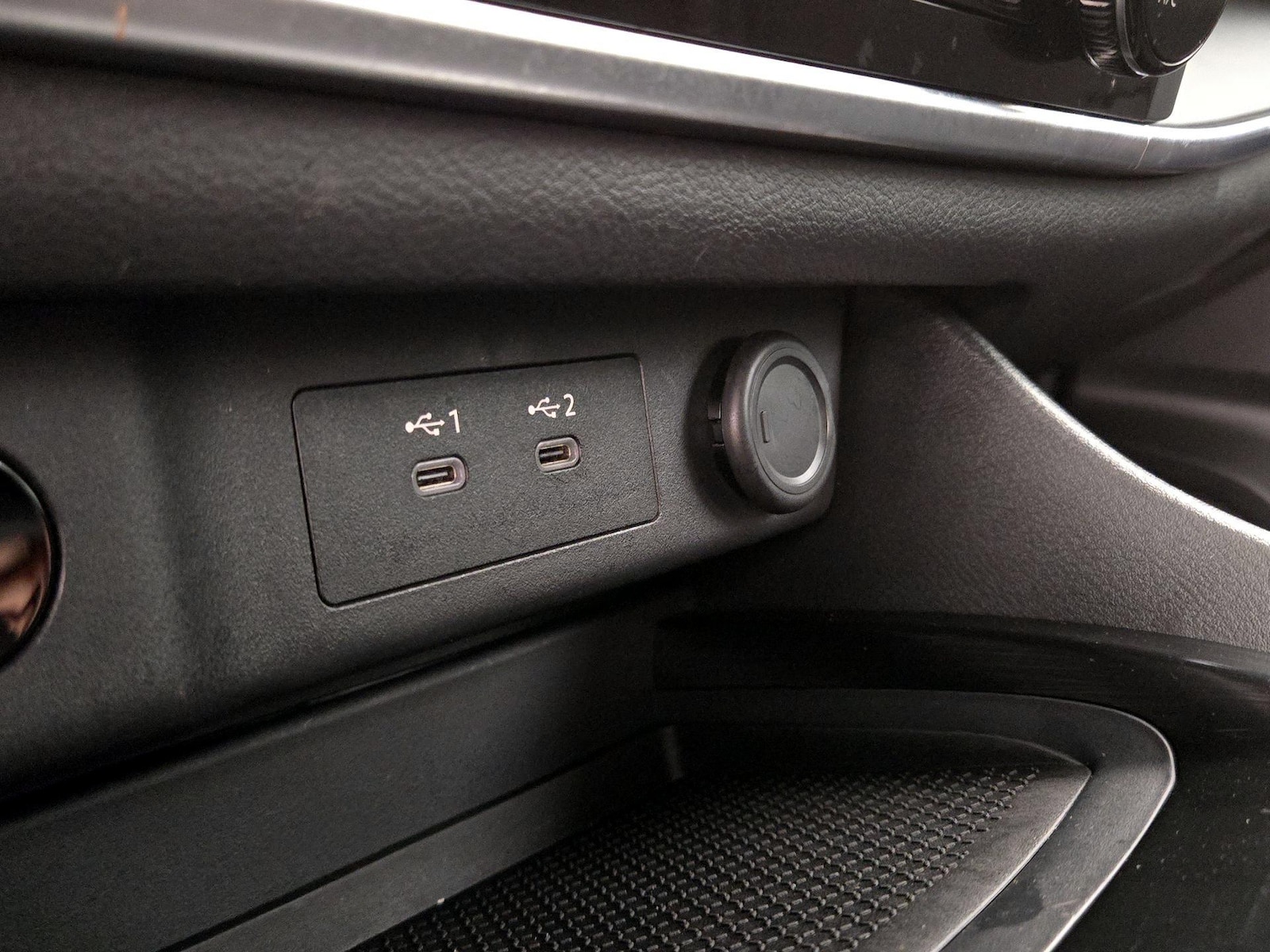 2025 Nissan Rogue S - Photo 19