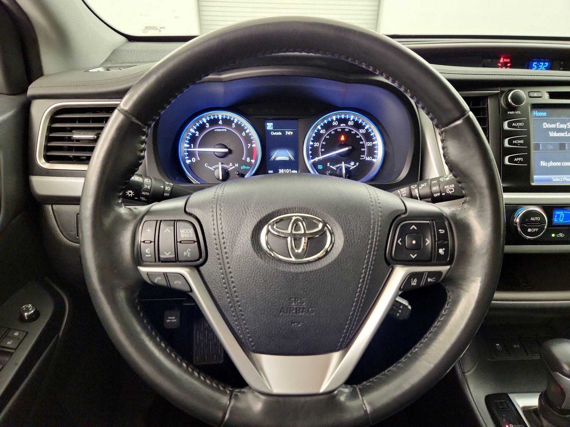 Thumbnail: 2019 Toyota Highlander - 10