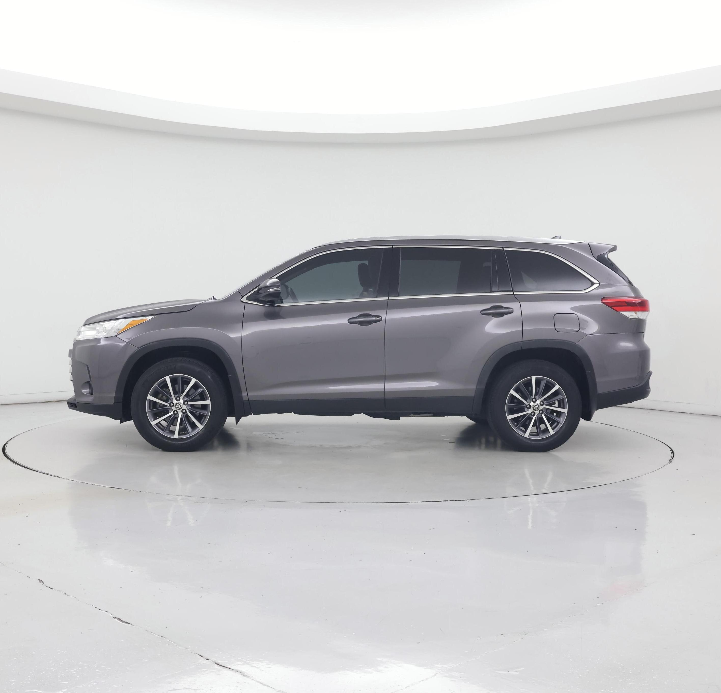 Thumbnail: 2019 Toyota Highlander - 3