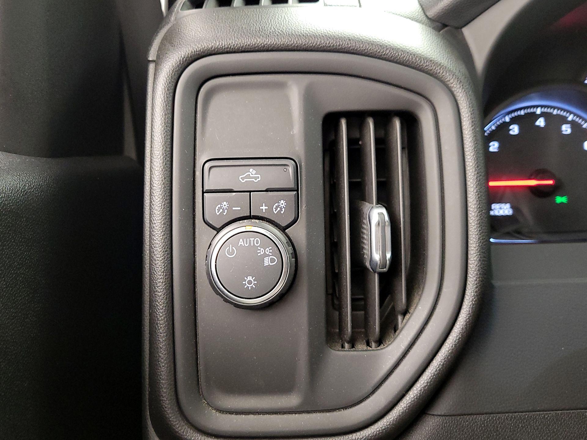 Thumbnail: 2021 Chevrolet Silverado 1500 - 13