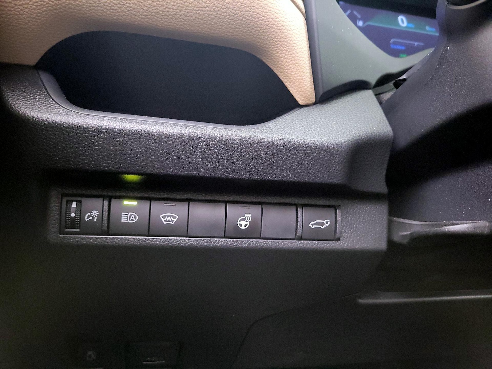 2025 Toyota RAV4 XLE Premium - Photo 14