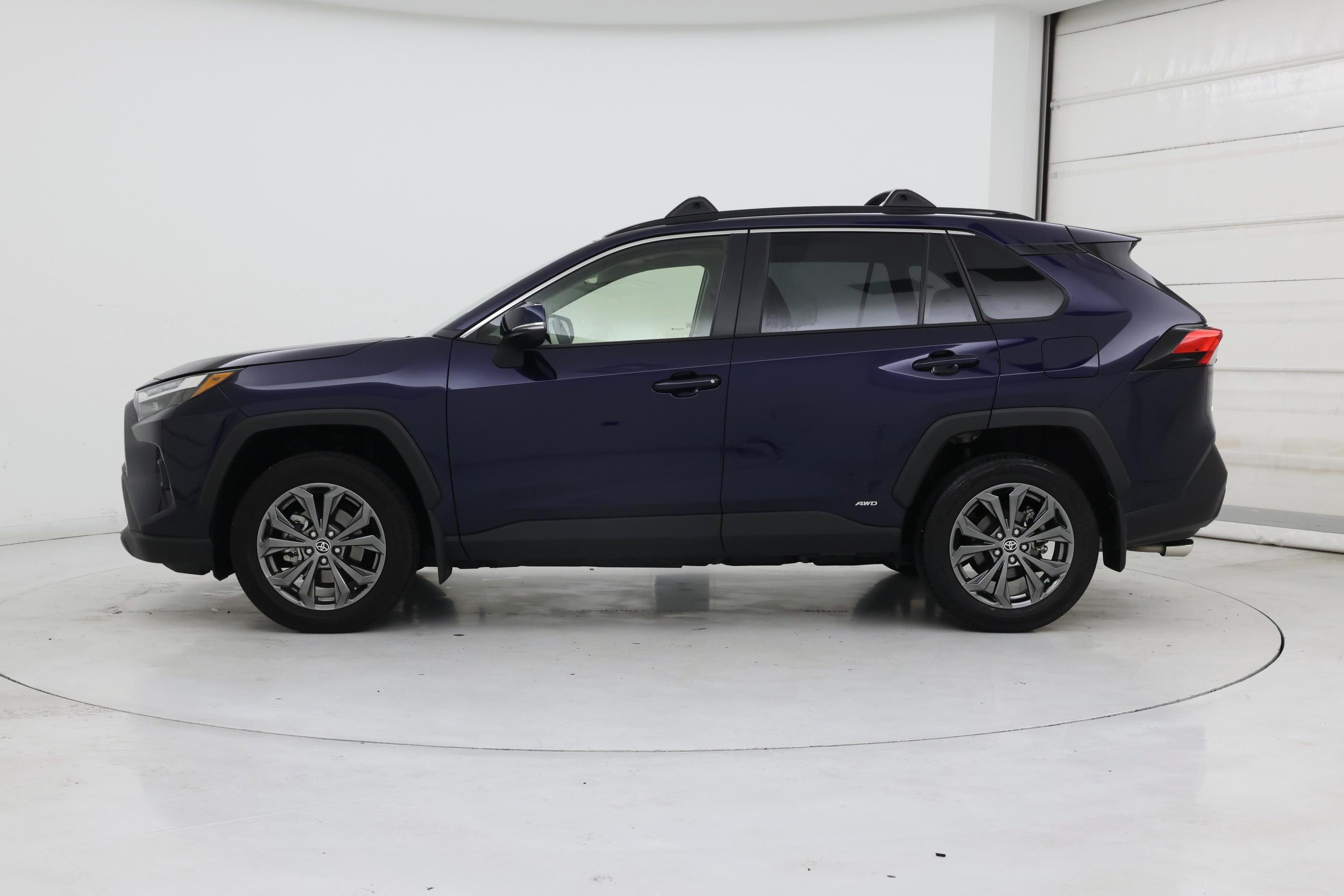 Thumbnail: 2025 Toyota RAV4 - 3