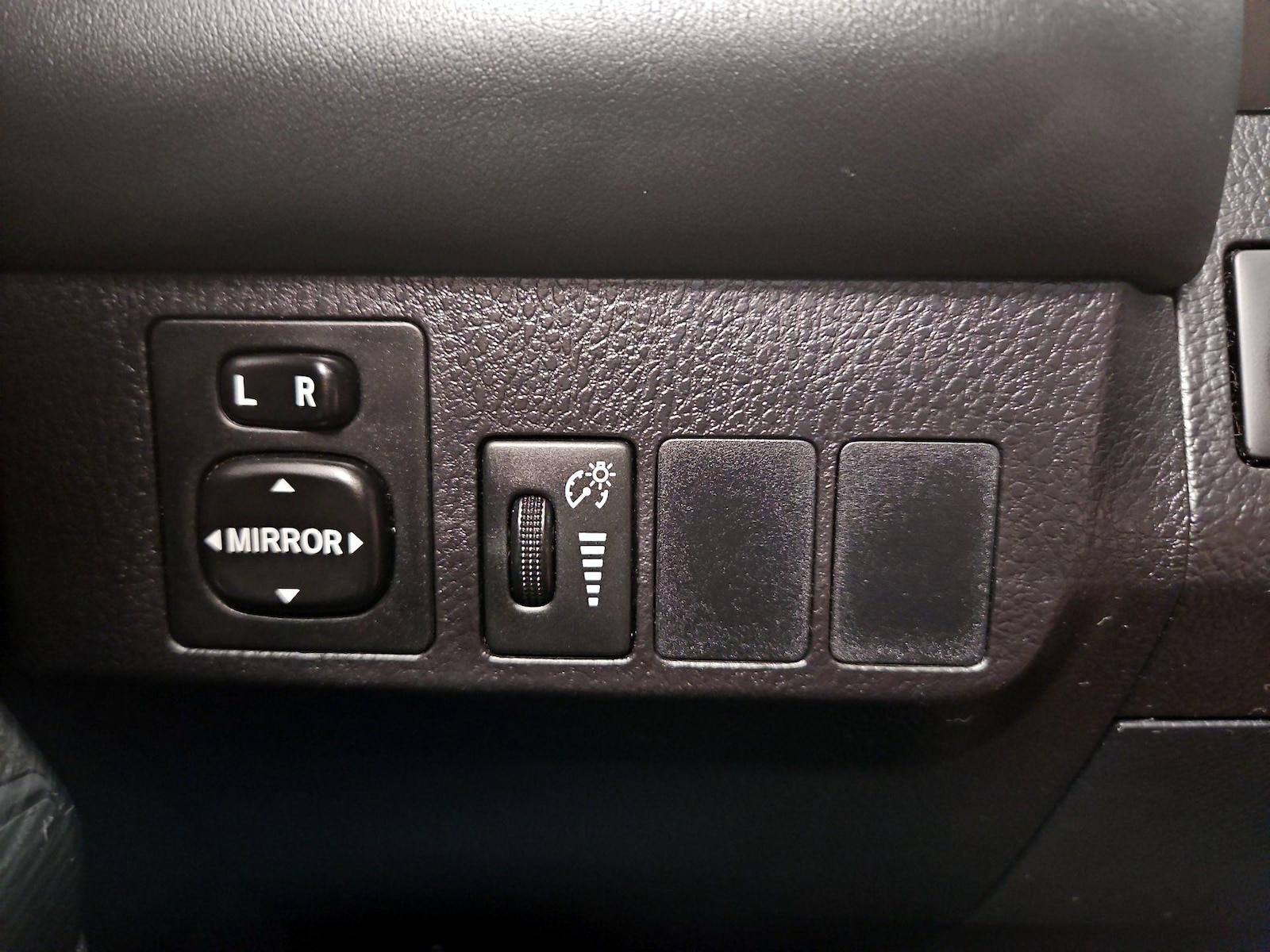 2016 Toyota RAV4 SE - Photo 14