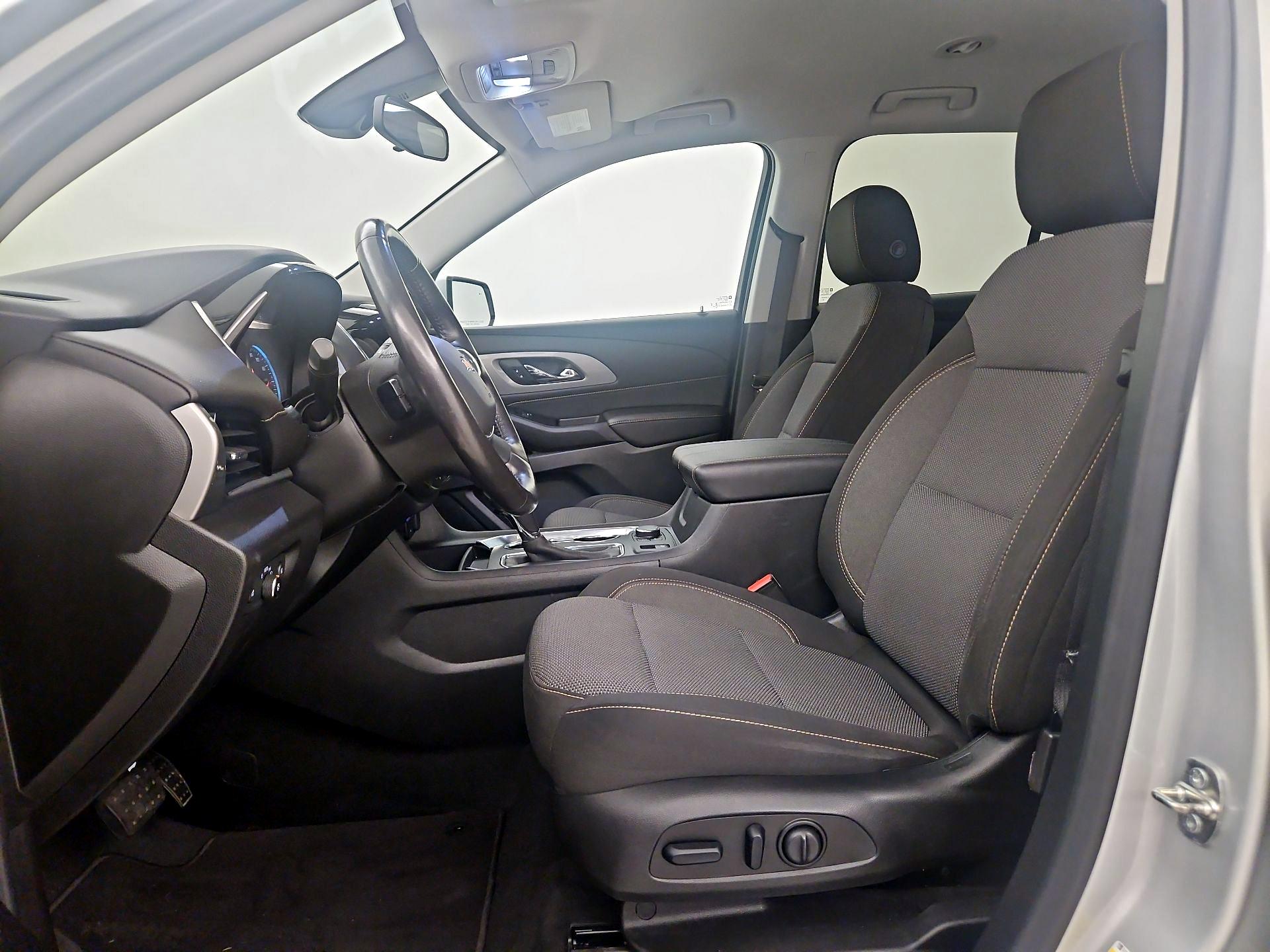 Thumbnail: 2020 Chevrolet Traverse - 11