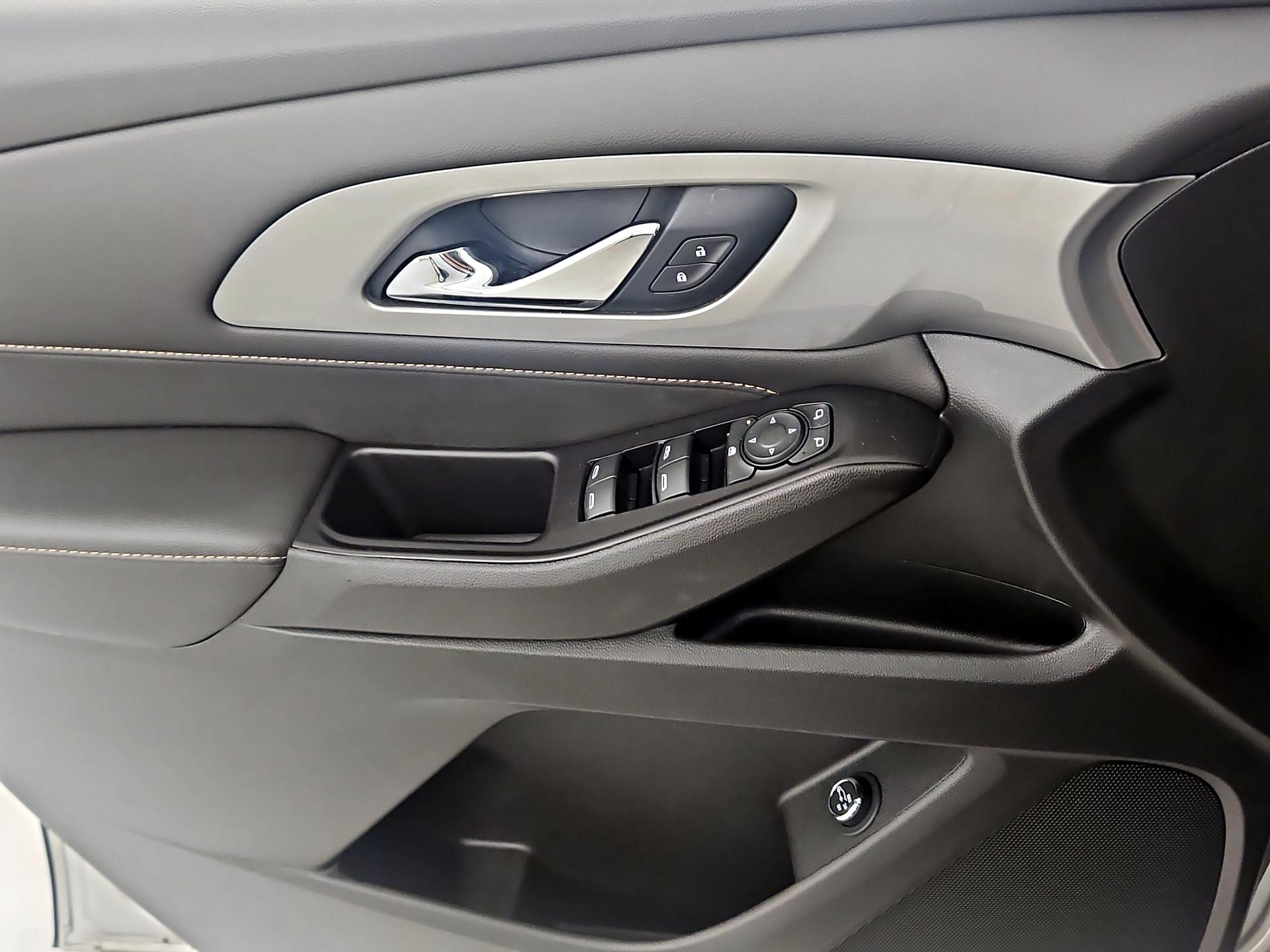 Thumbnail: 2020 Chevrolet Traverse - 12