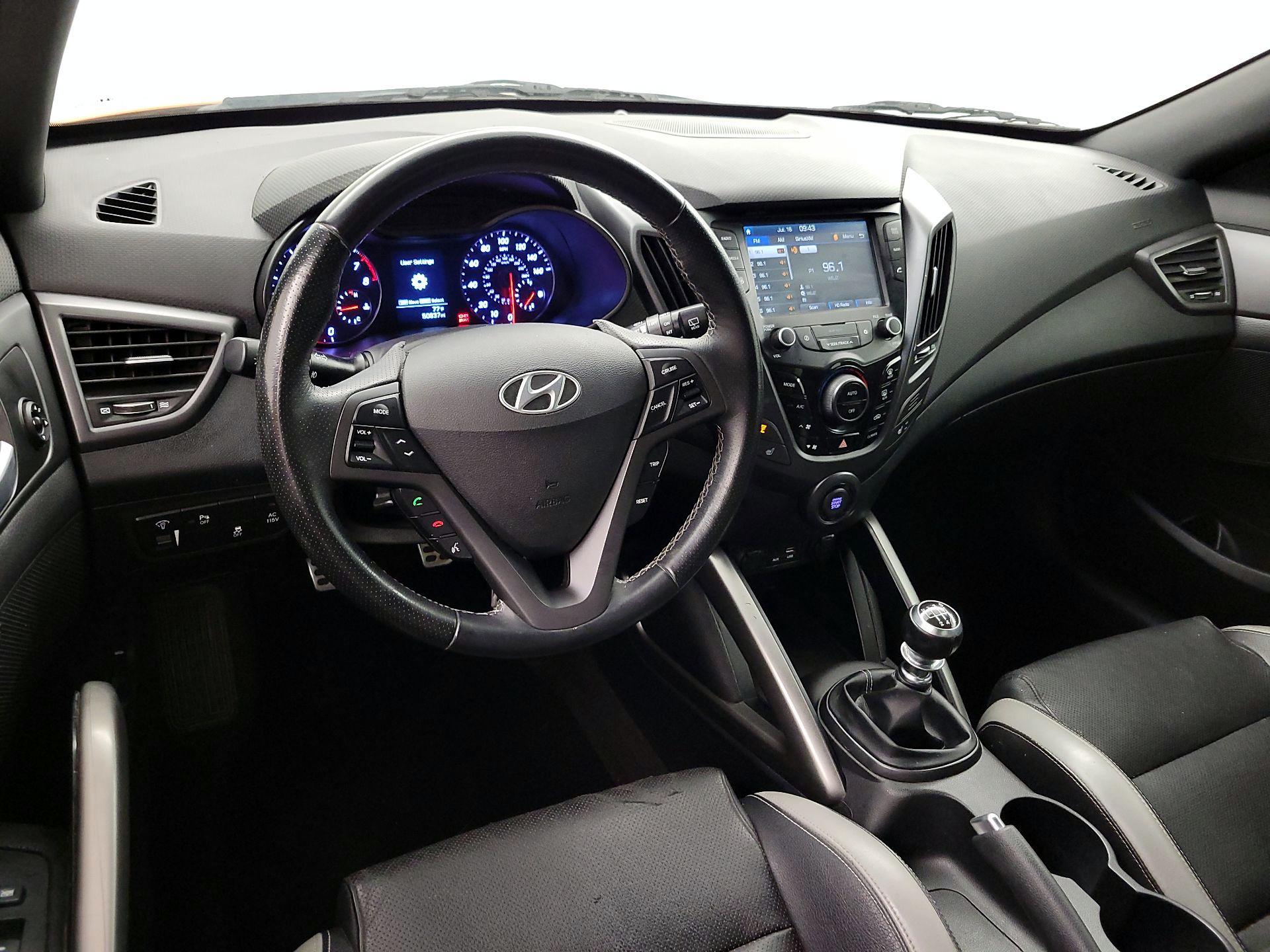 Thumbnail: 2016 Hyundai Veloster - 9