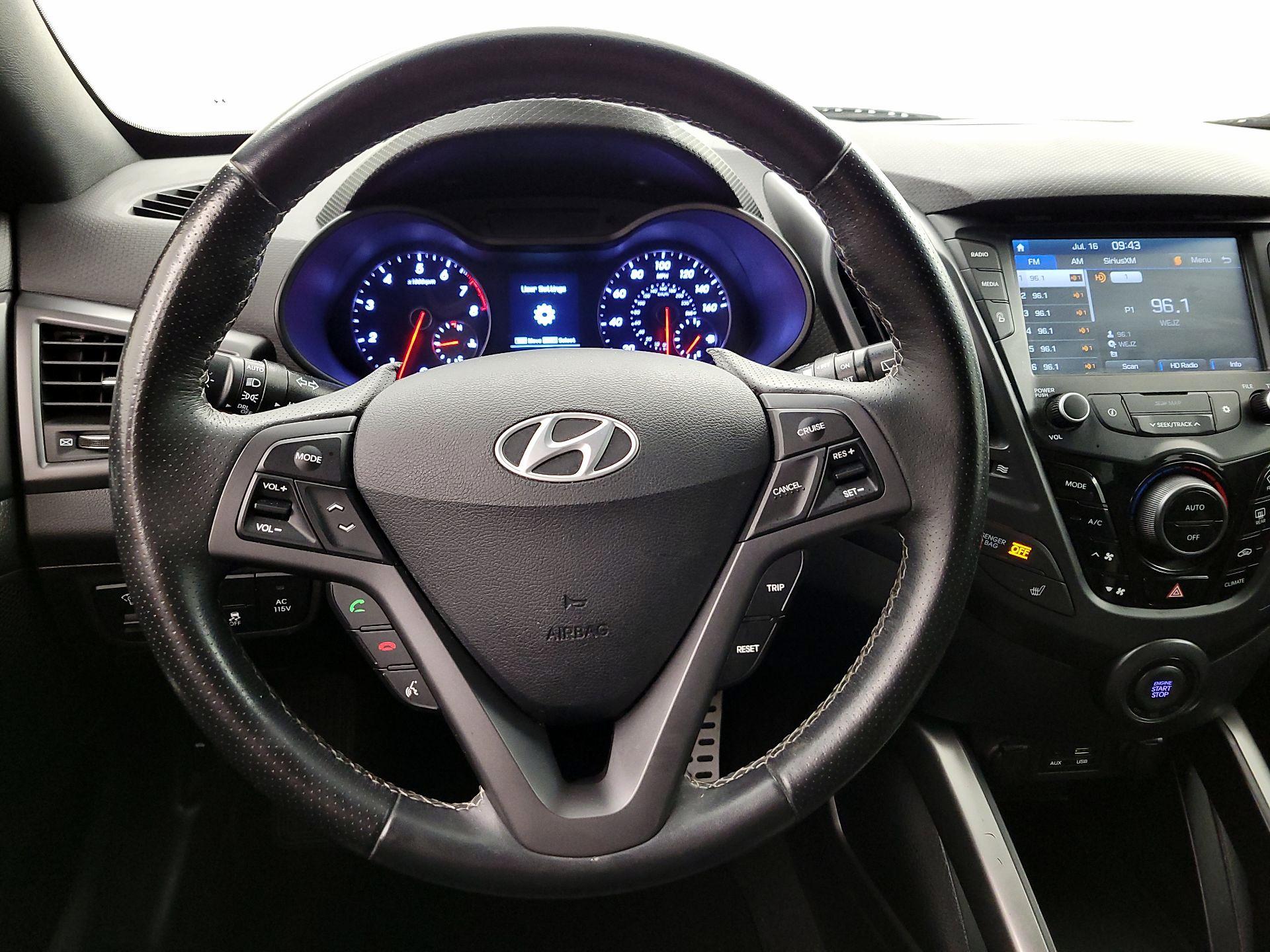 Thumbnail: 2016 Hyundai Veloster - 10