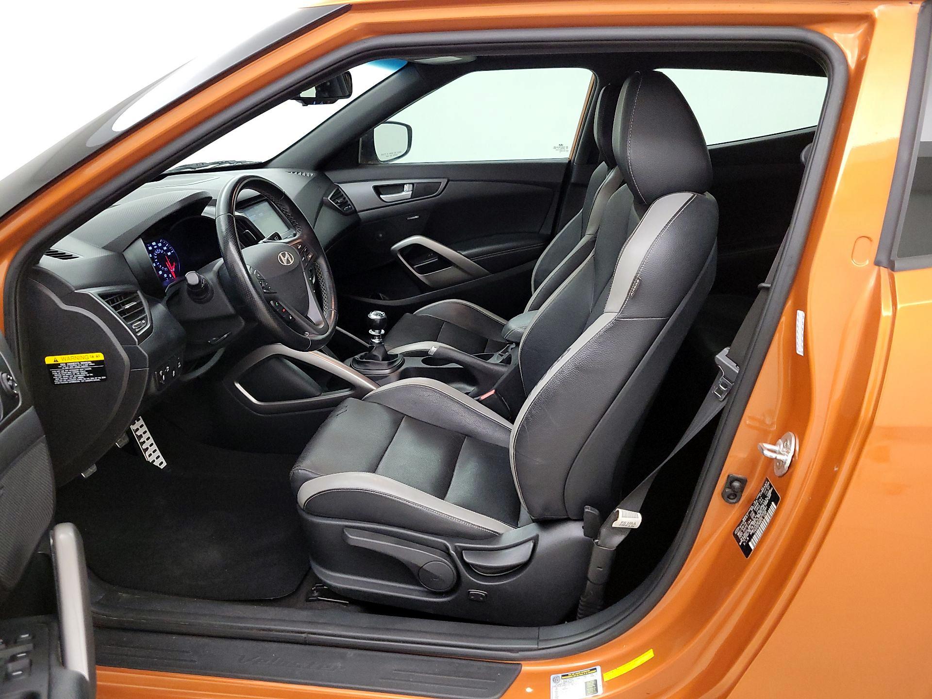 Thumbnail: 2016 Hyundai Veloster - 11