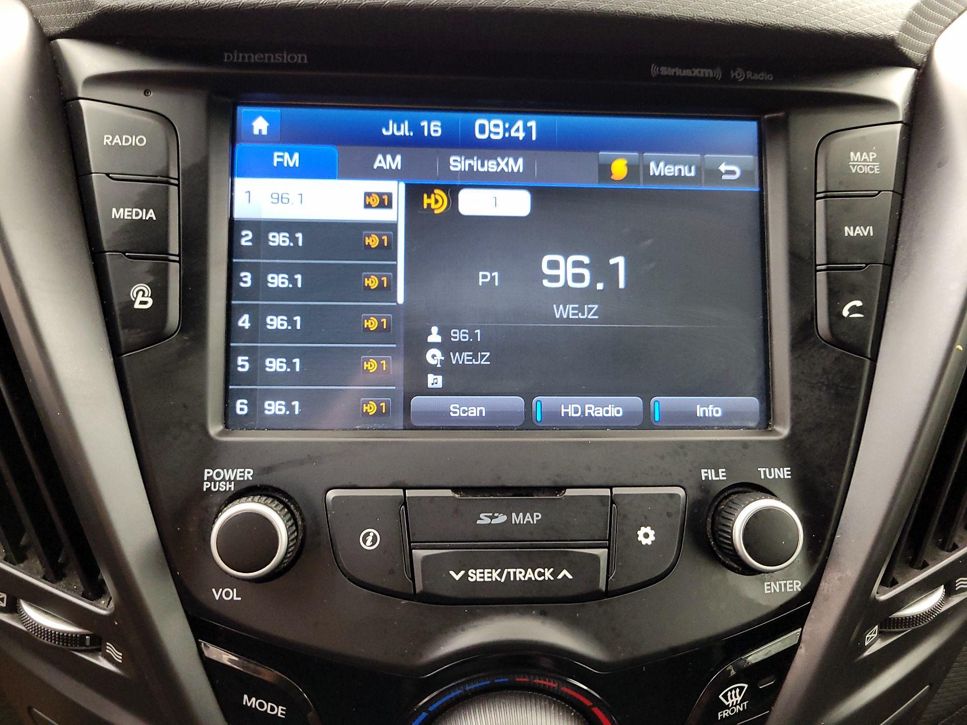 Thumbnail: 2016 Hyundai Veloster - 15