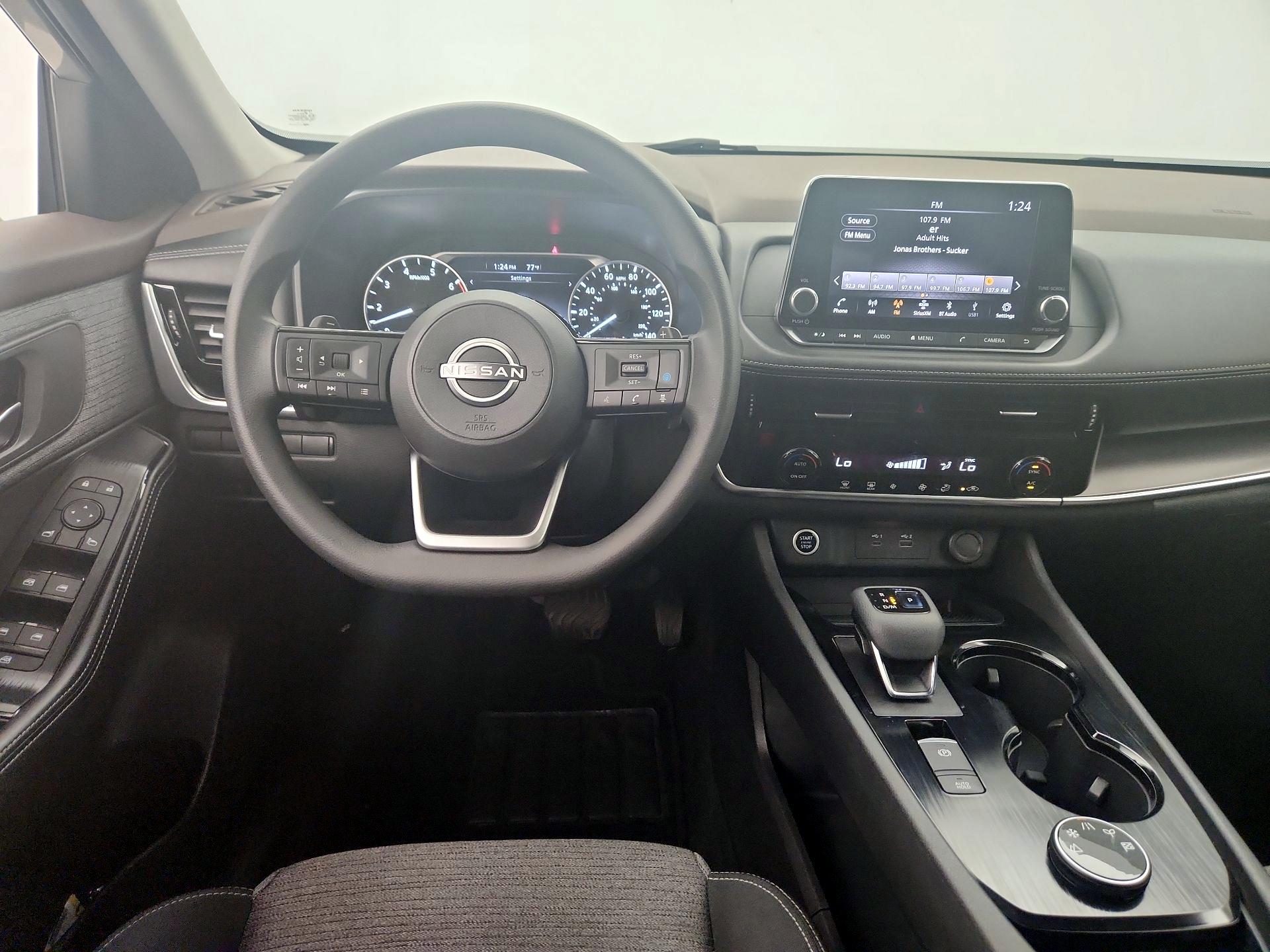 Thumbnail: 2022 Nissan Rogue - 10