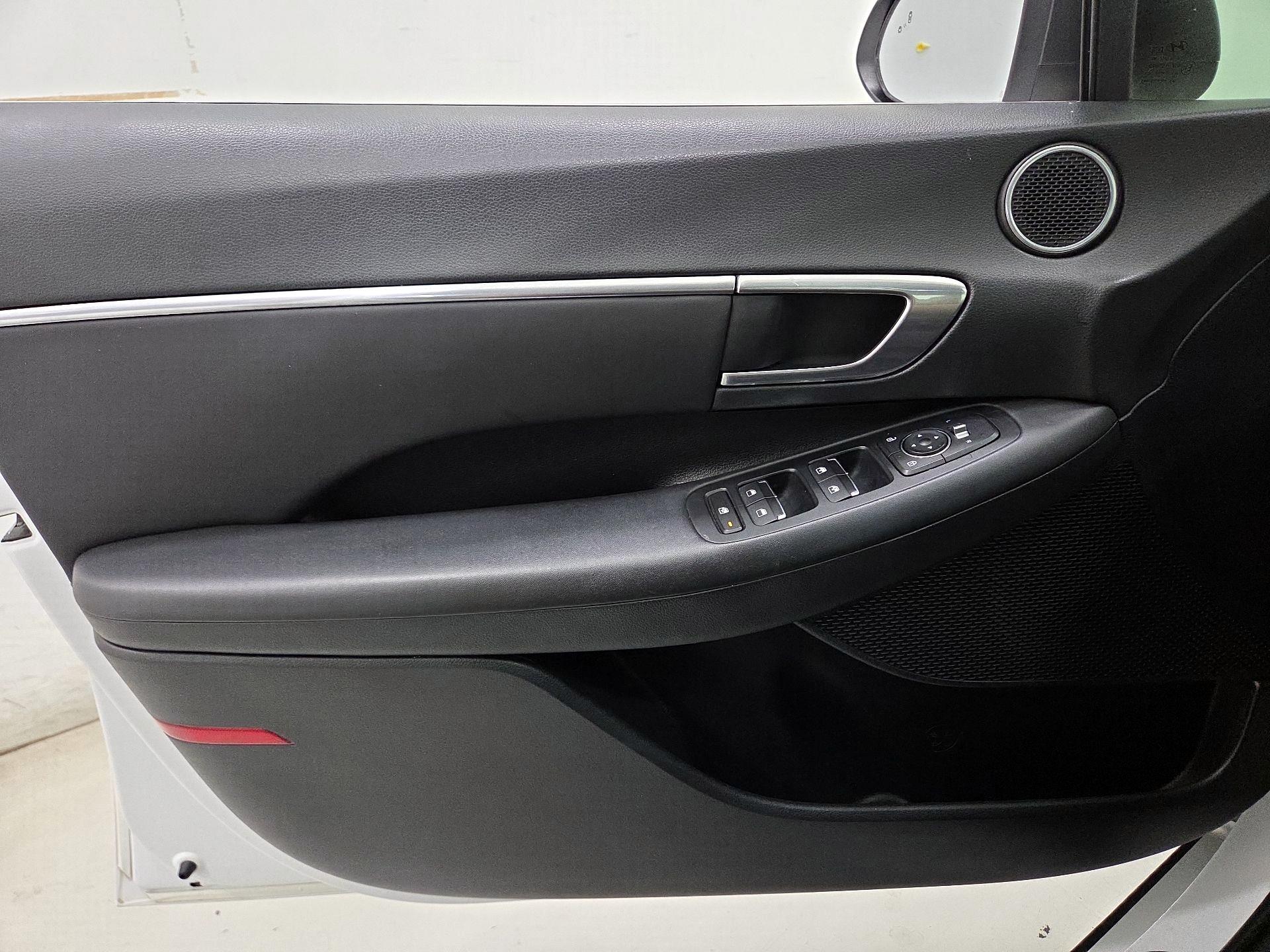 Thumbnail: 2022 Hyundai Sonata - 12