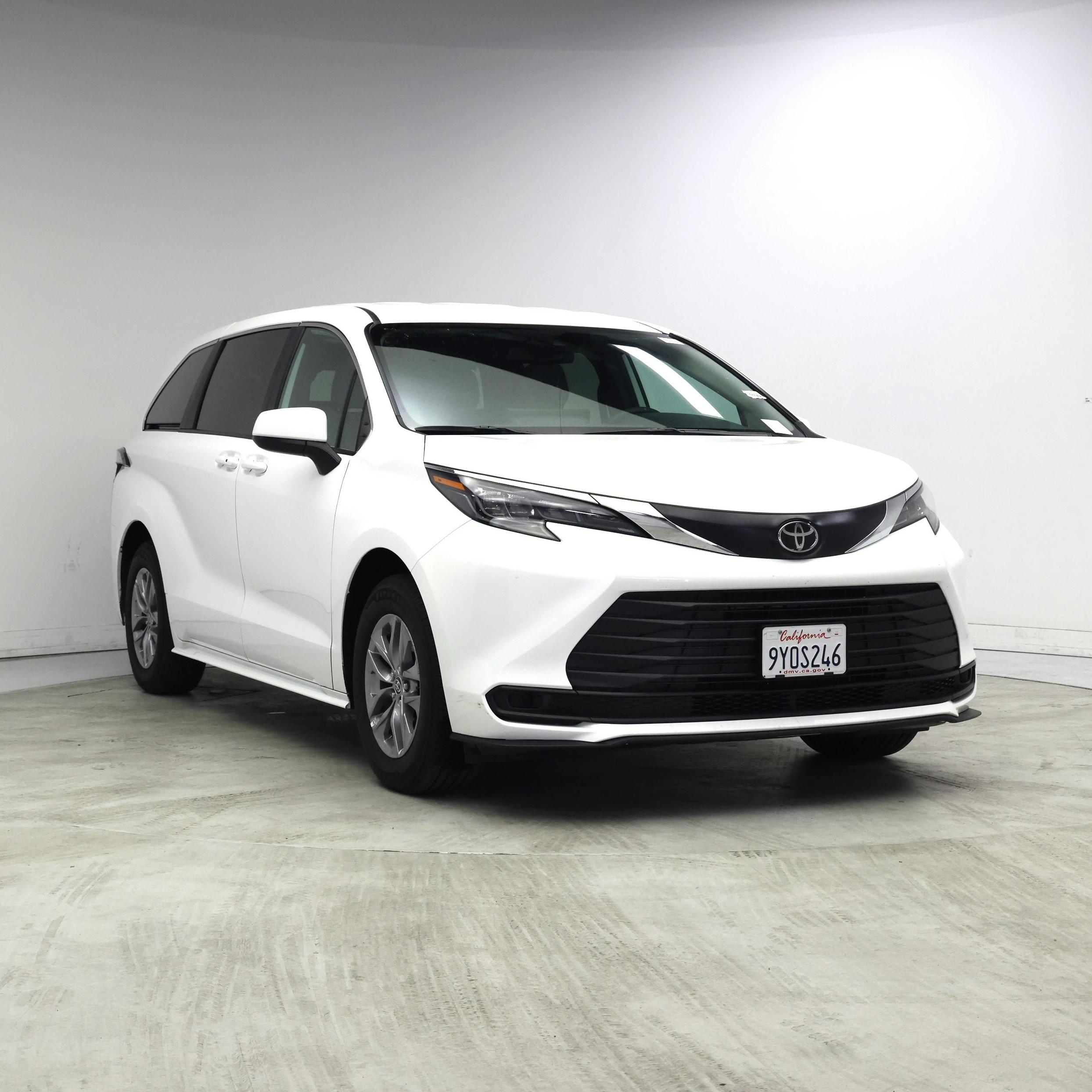 White 2026 Toyota Sienna Minivan Front-Wheel Drive Automatic