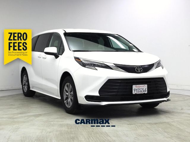 White 2026 Toyota Sienna Minivan Front-Wheel Drive Automatic