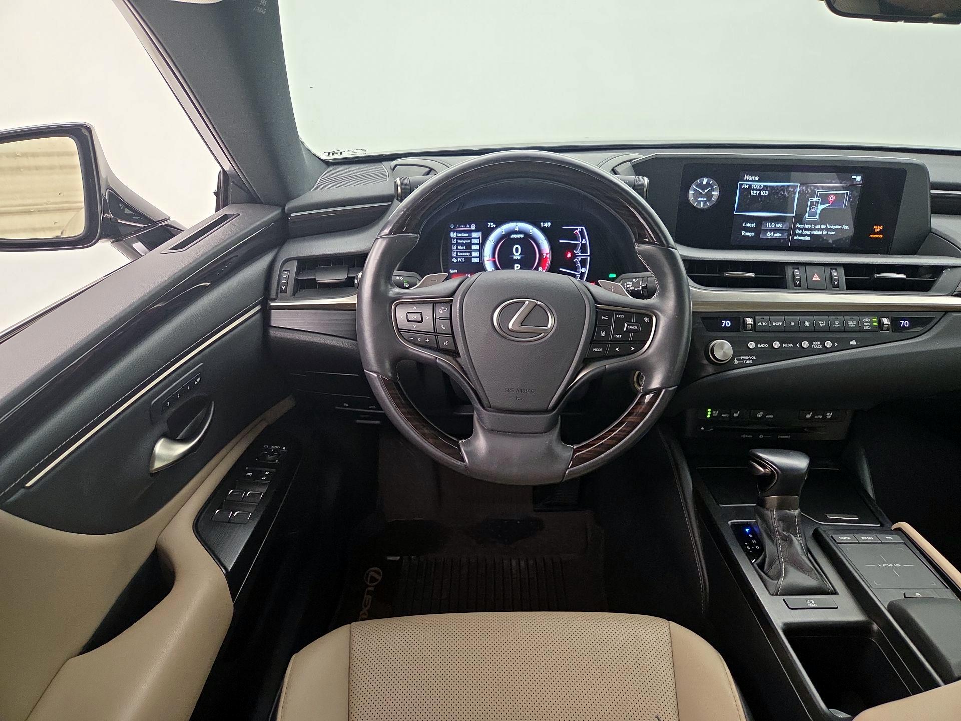 Thumbnail: 2021 Lexus ES - 10