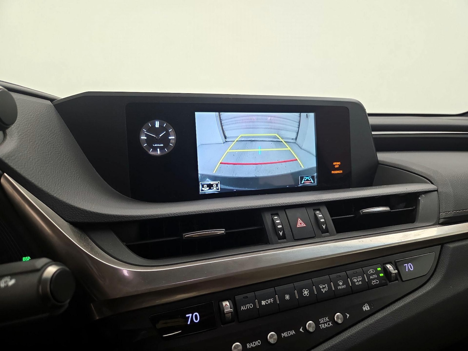 2021 Lexus ES 250 - Photo 15
