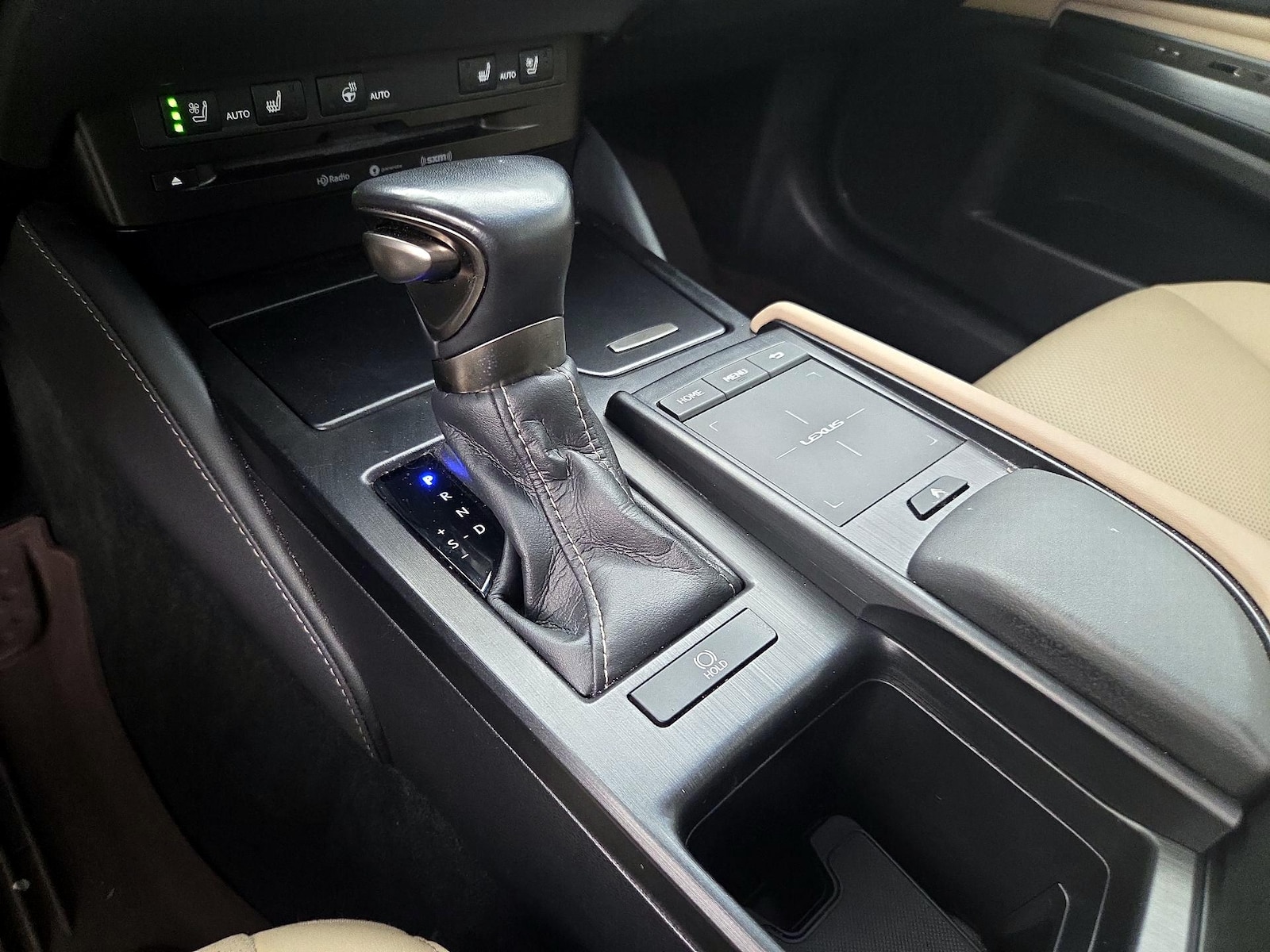 2021 Lexus ES 250 - Photo 18
